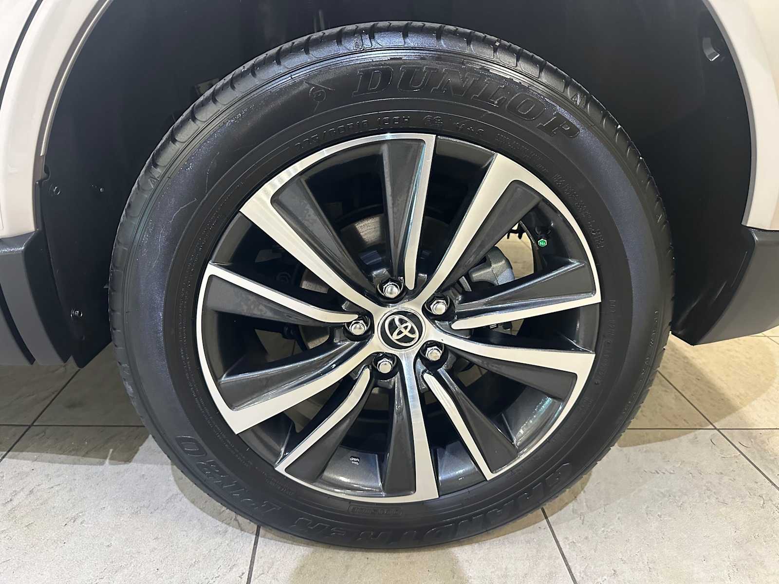 Thumbnail: 2024 Toyota Venza - 8