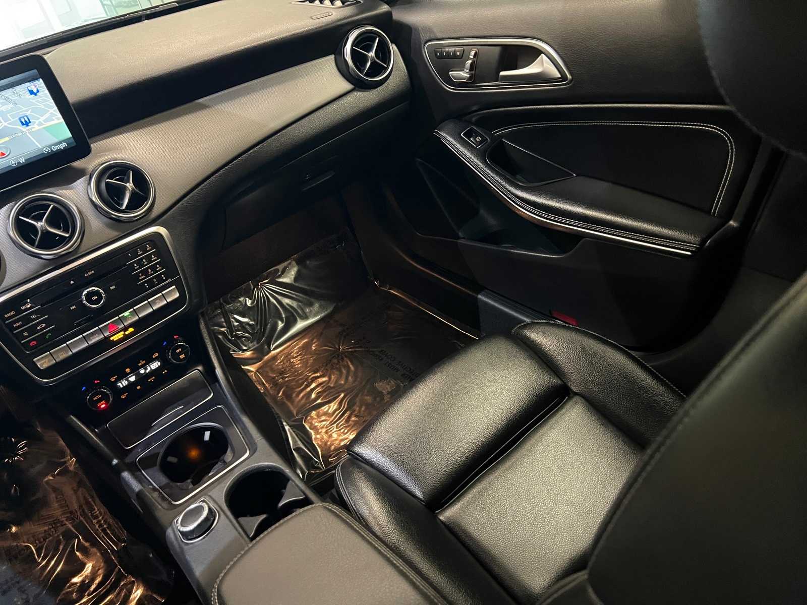 Thumbnail: 2019 Mercedes-Benz GLA - 11