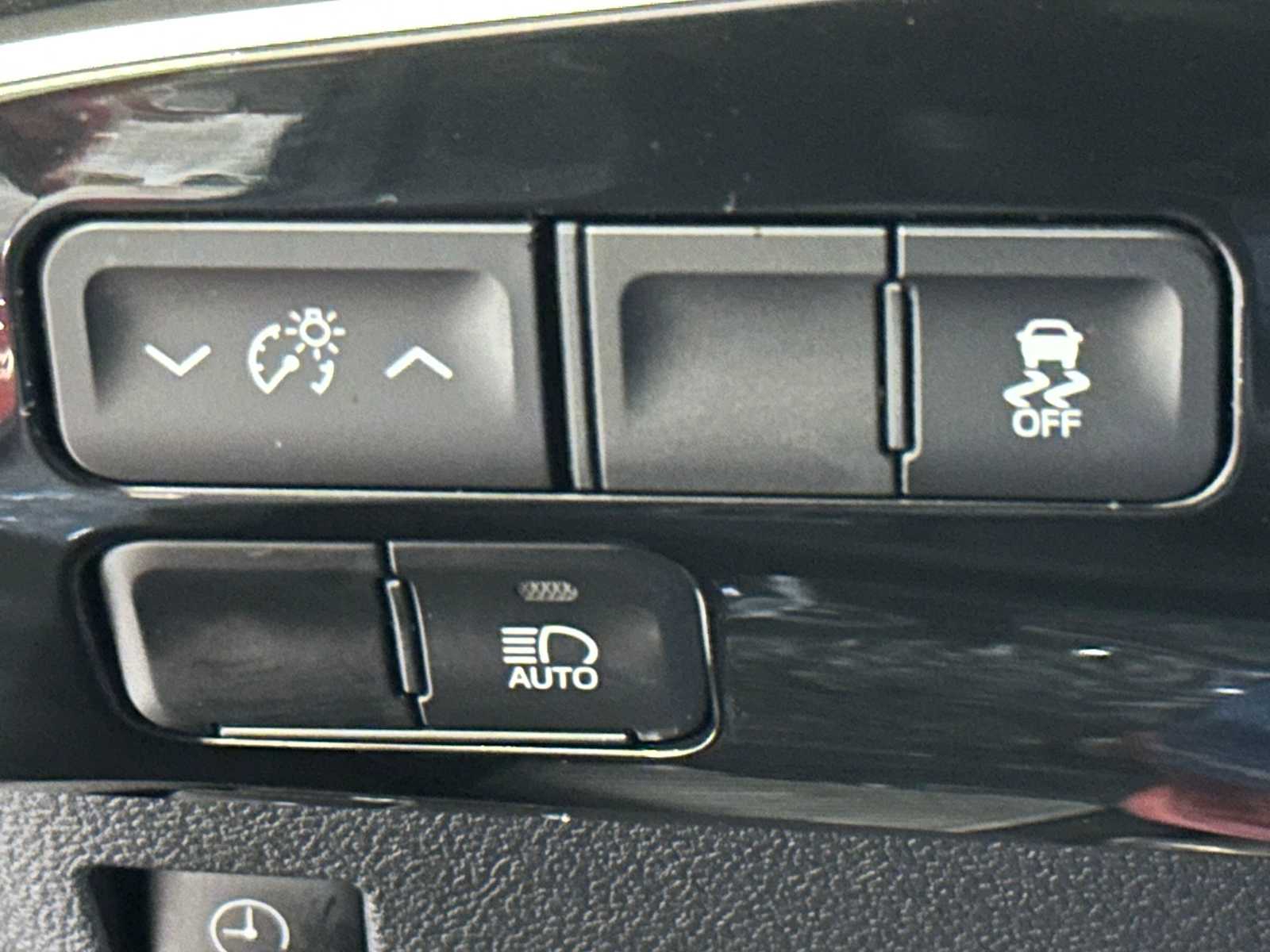 Thumbnail: 2019 Toyota Prius Prime - 18