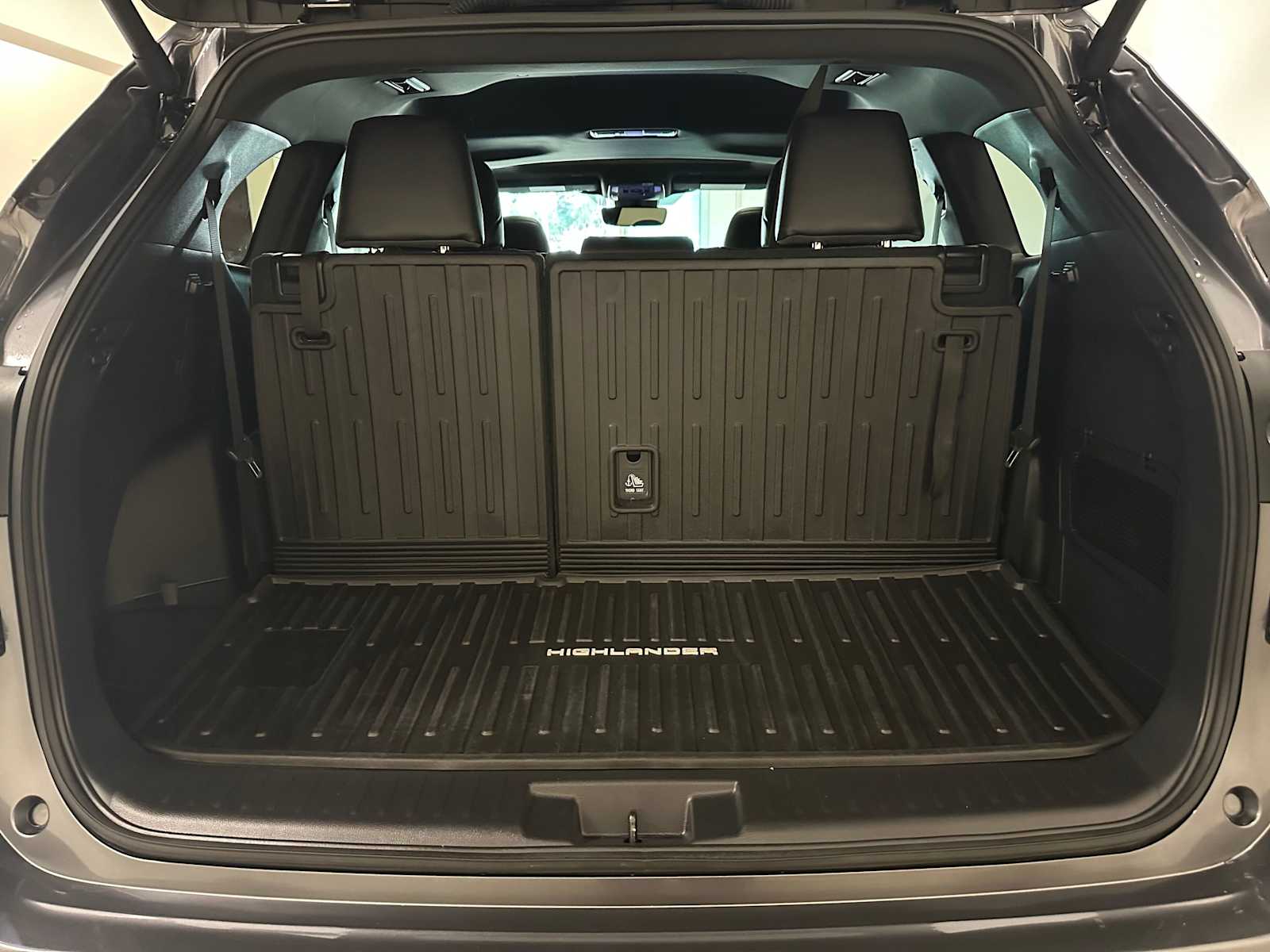 Thumbnail: 2024 Toyota Highlander - 31