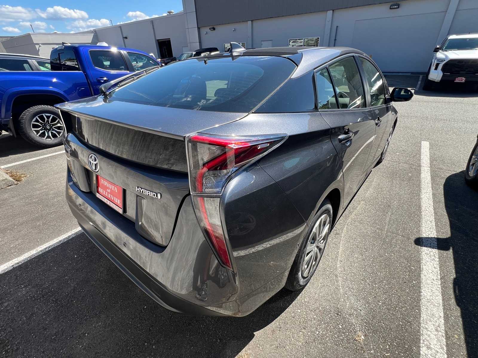 Thumbnail: 2018 Toyota Prius - 10