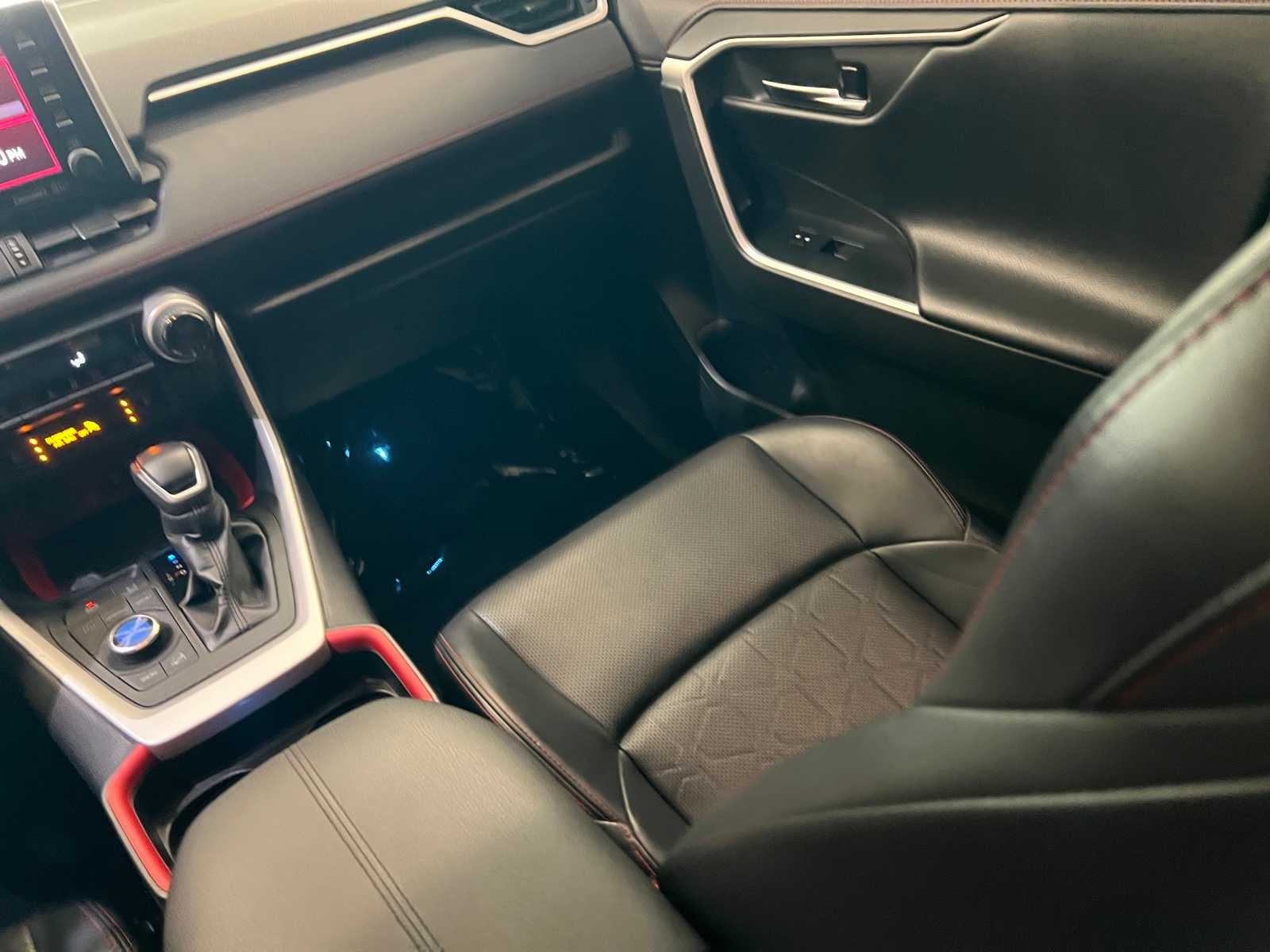 Thumbnail: 2020 Toyota RAV4 - 11