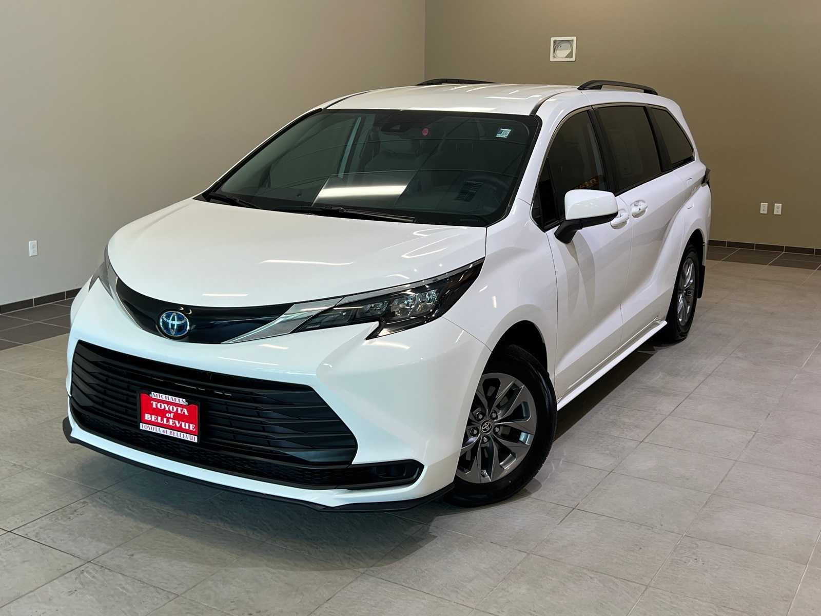 Thumbnail: 2024 Toyota Sienna - 1