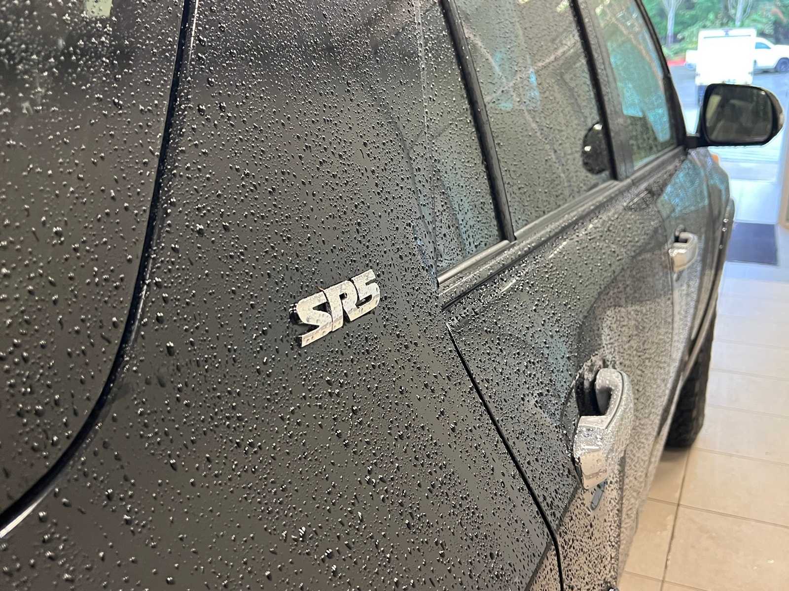 Thumbnail: 2011 Toyota 4Runner - 6