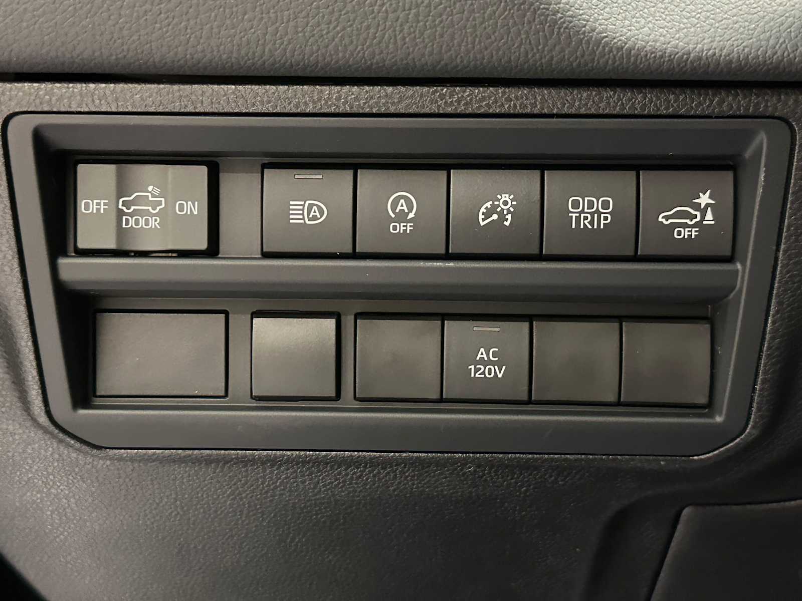 Thumbnail: 2026 Toyota Tundra - 18