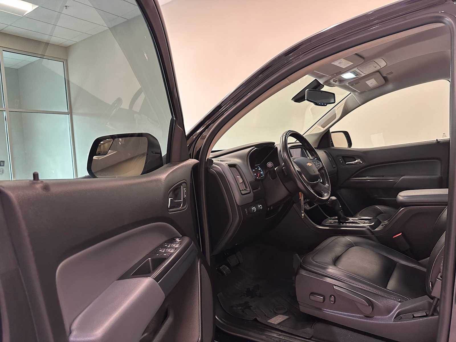 Thumbnail: 2019 Chevrolet Colorado - 22