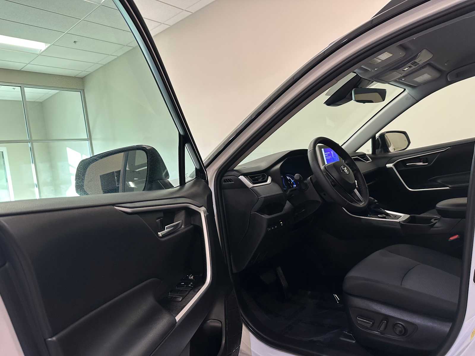 Thumbnail: 2024 Toyota RAV4 - 22