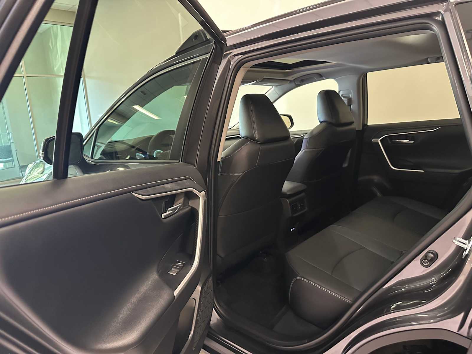 Thumbnail: 2023 Toyota RAV4 - 24