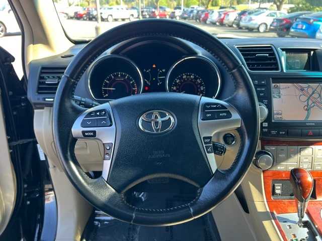 Thumbnail: 2011 Toyota Highlander - 20
