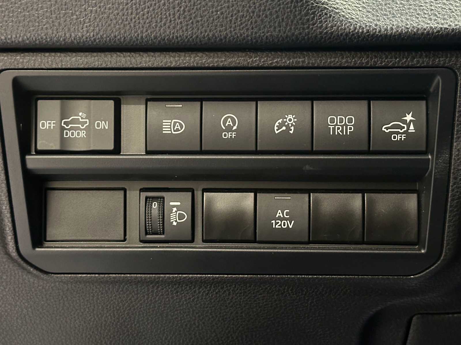 Thumbnail: 2024 Toyota Tundra - 18