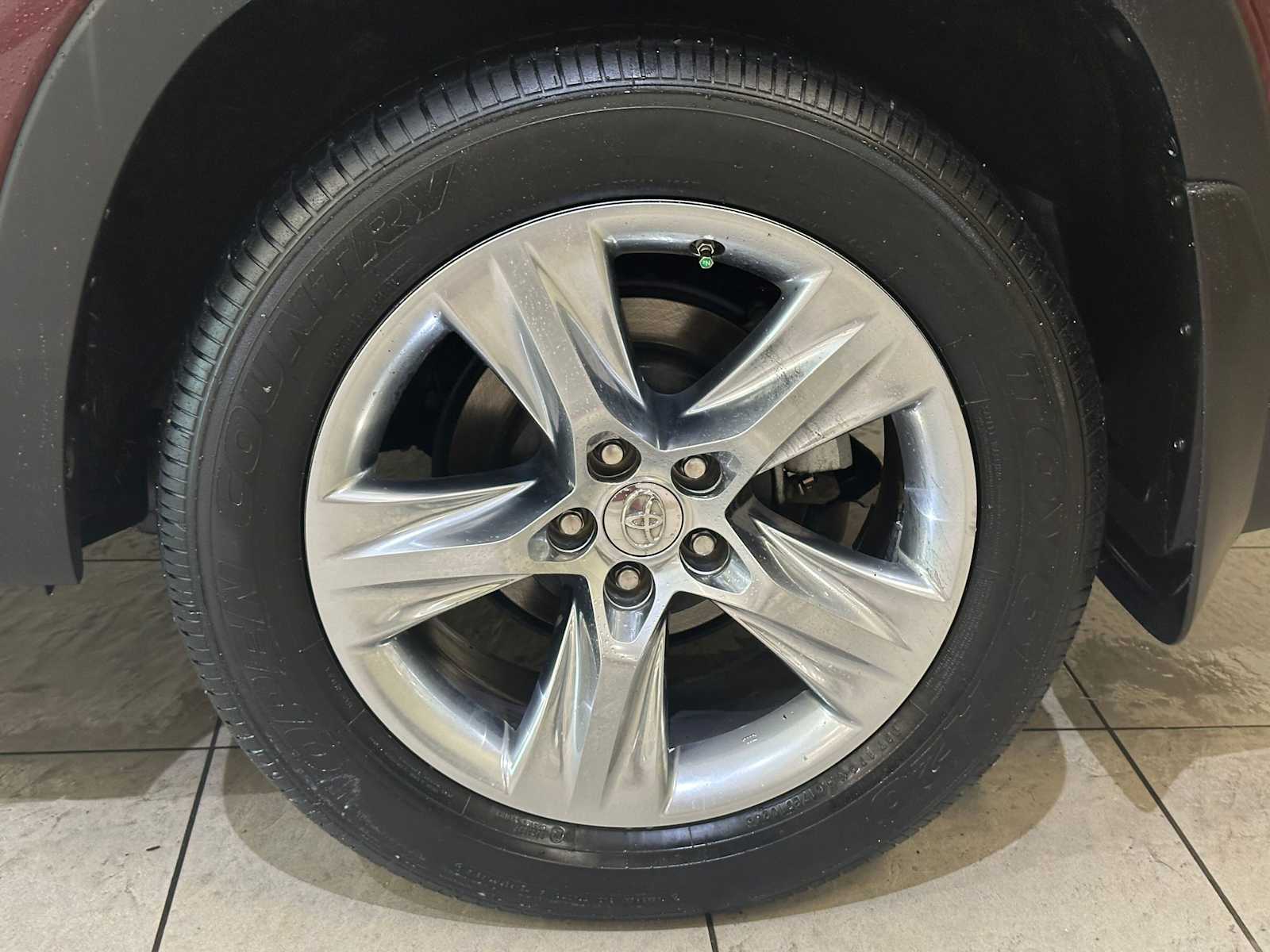 Thumbnail: 2015 Toyota Highlander - 8