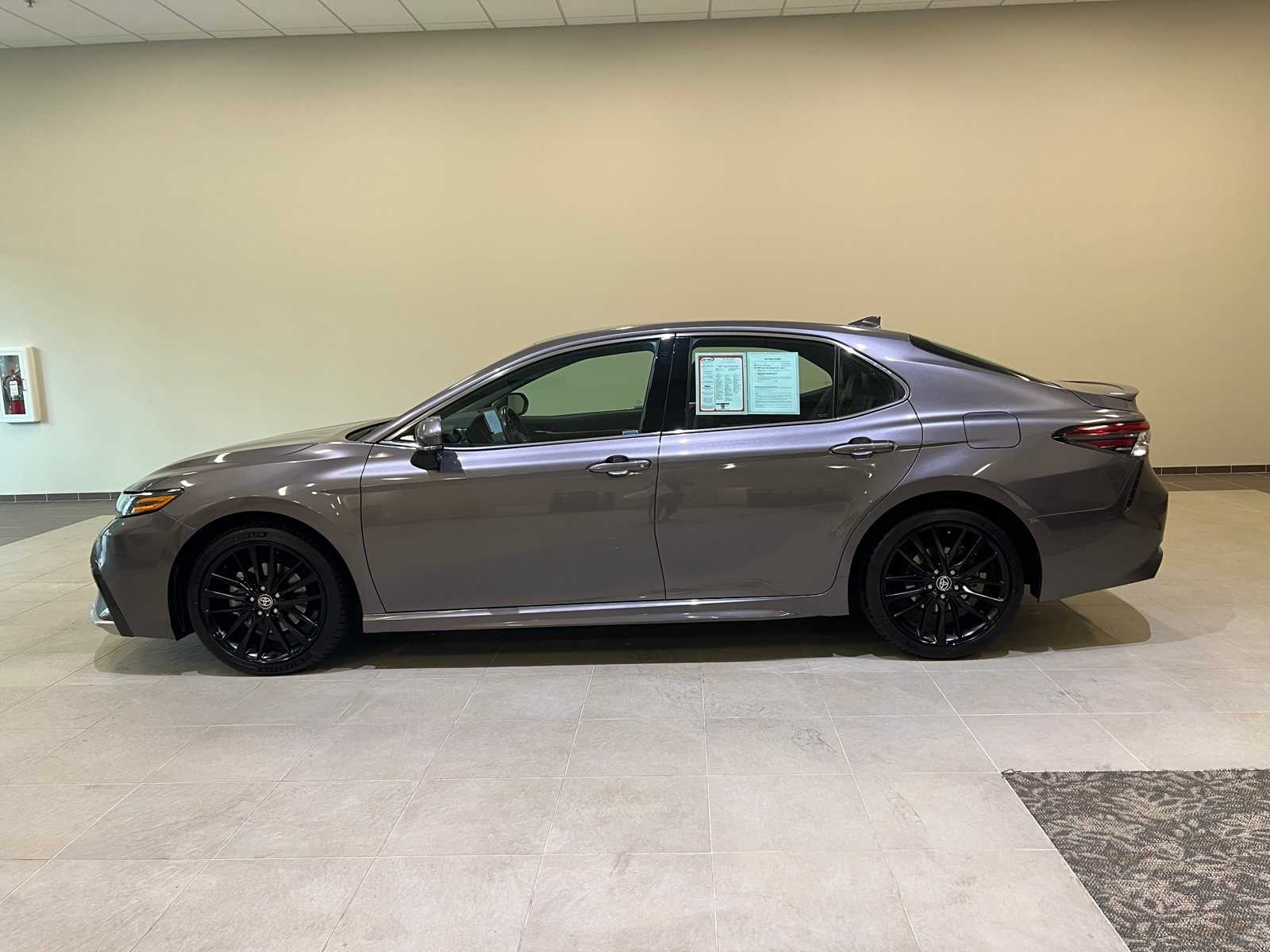 Thumbnail: 2021 Toyota Camry - 3