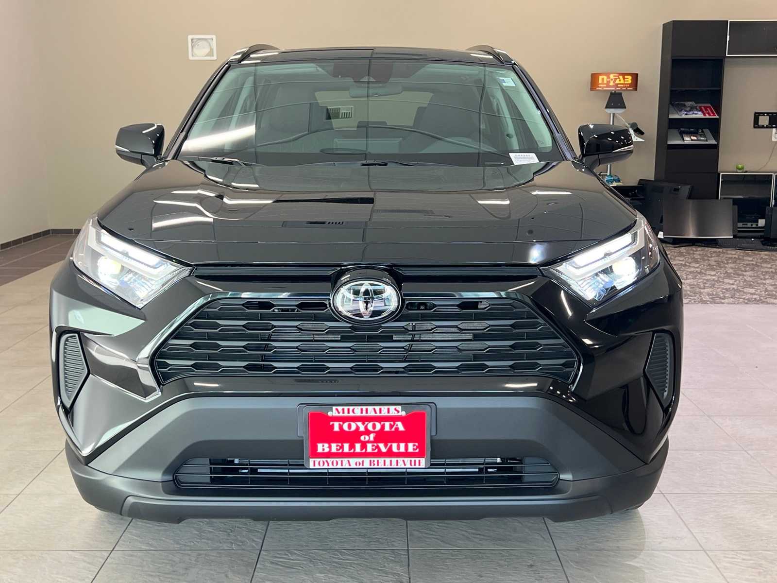 Thumbnail: 2025 Toyota RAV4 - 8
