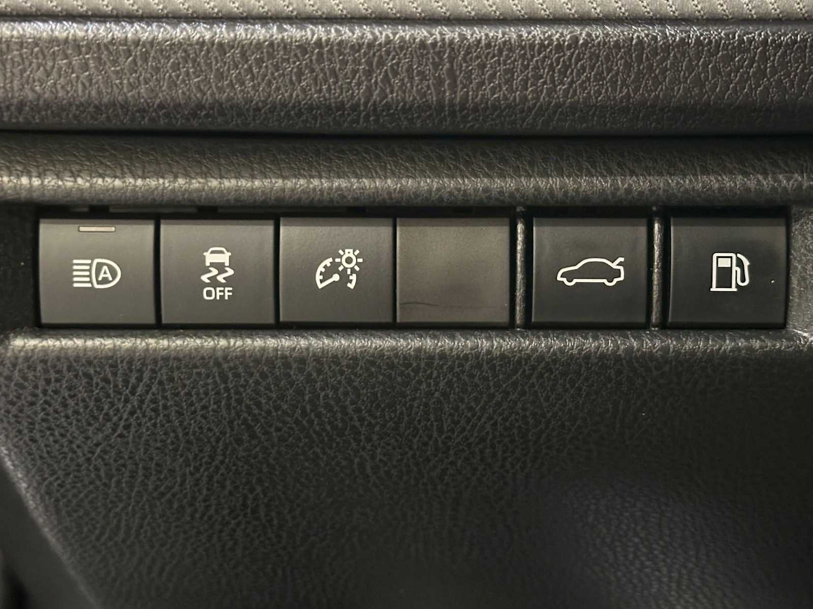 Thumbnail: 2025 Toyota Camry - 19