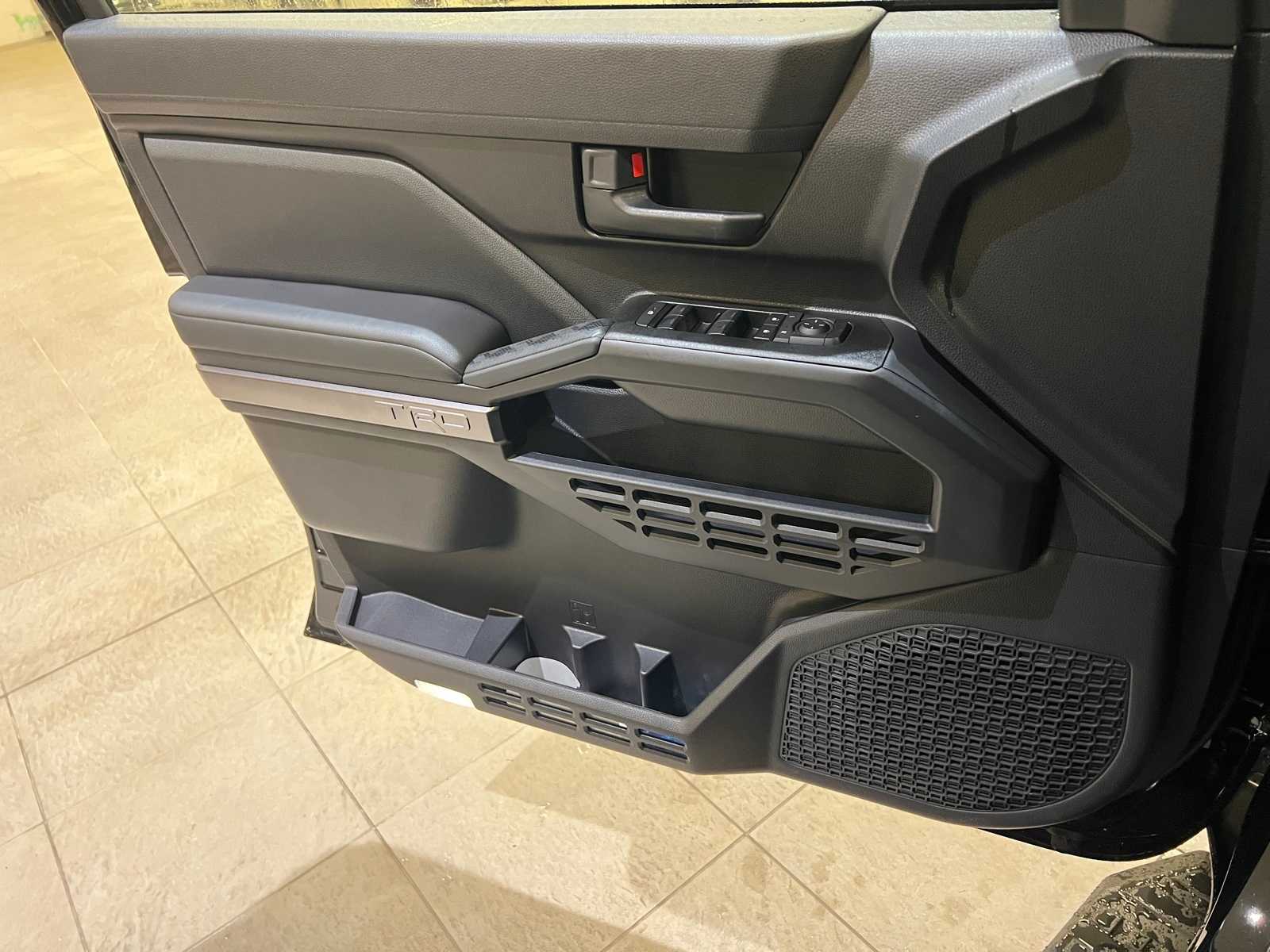 Thumbnail: 2025 Toyota 4Runner - 17