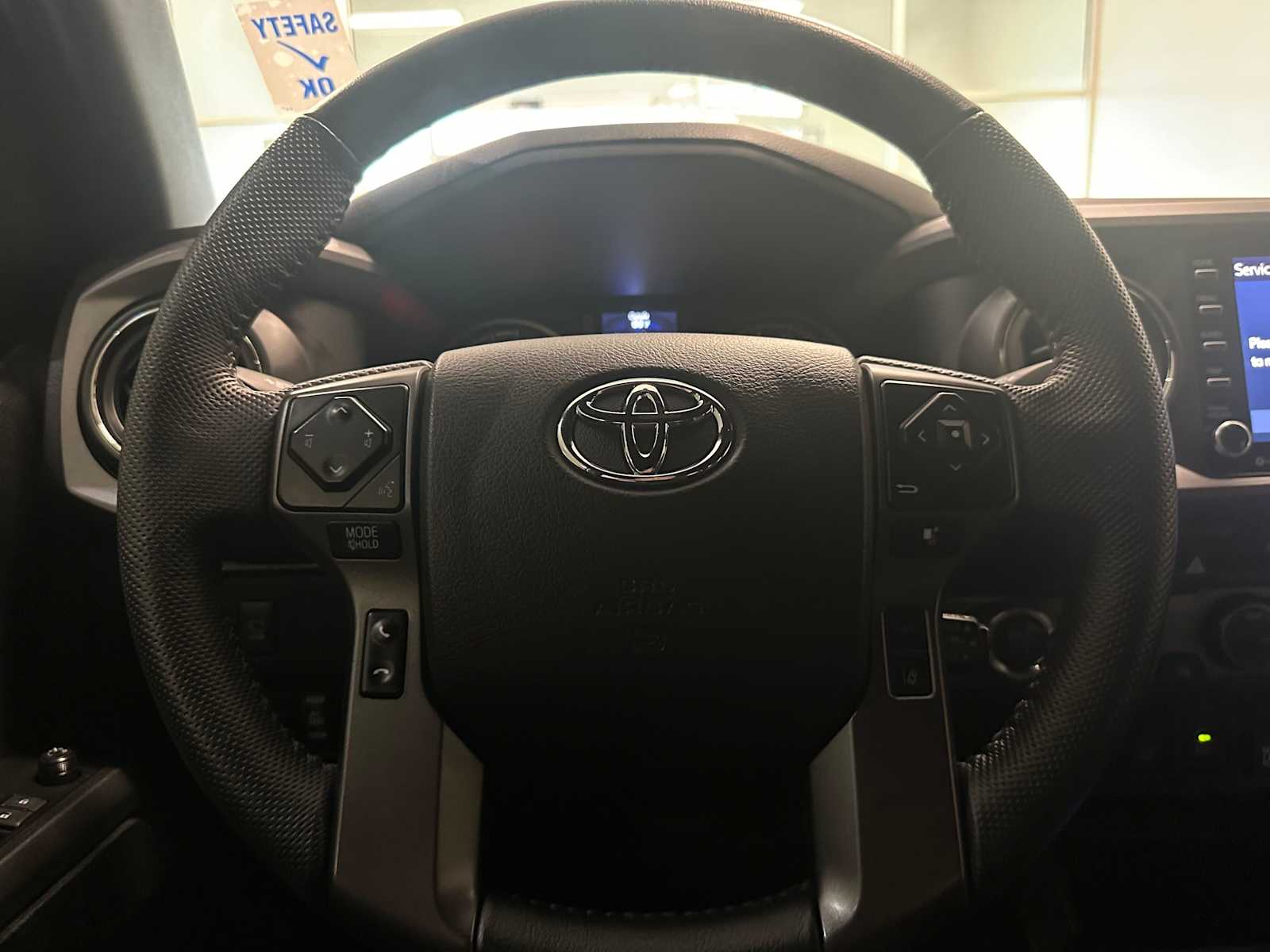 Thumbnail: 2022 Toyota Tacoma - 11