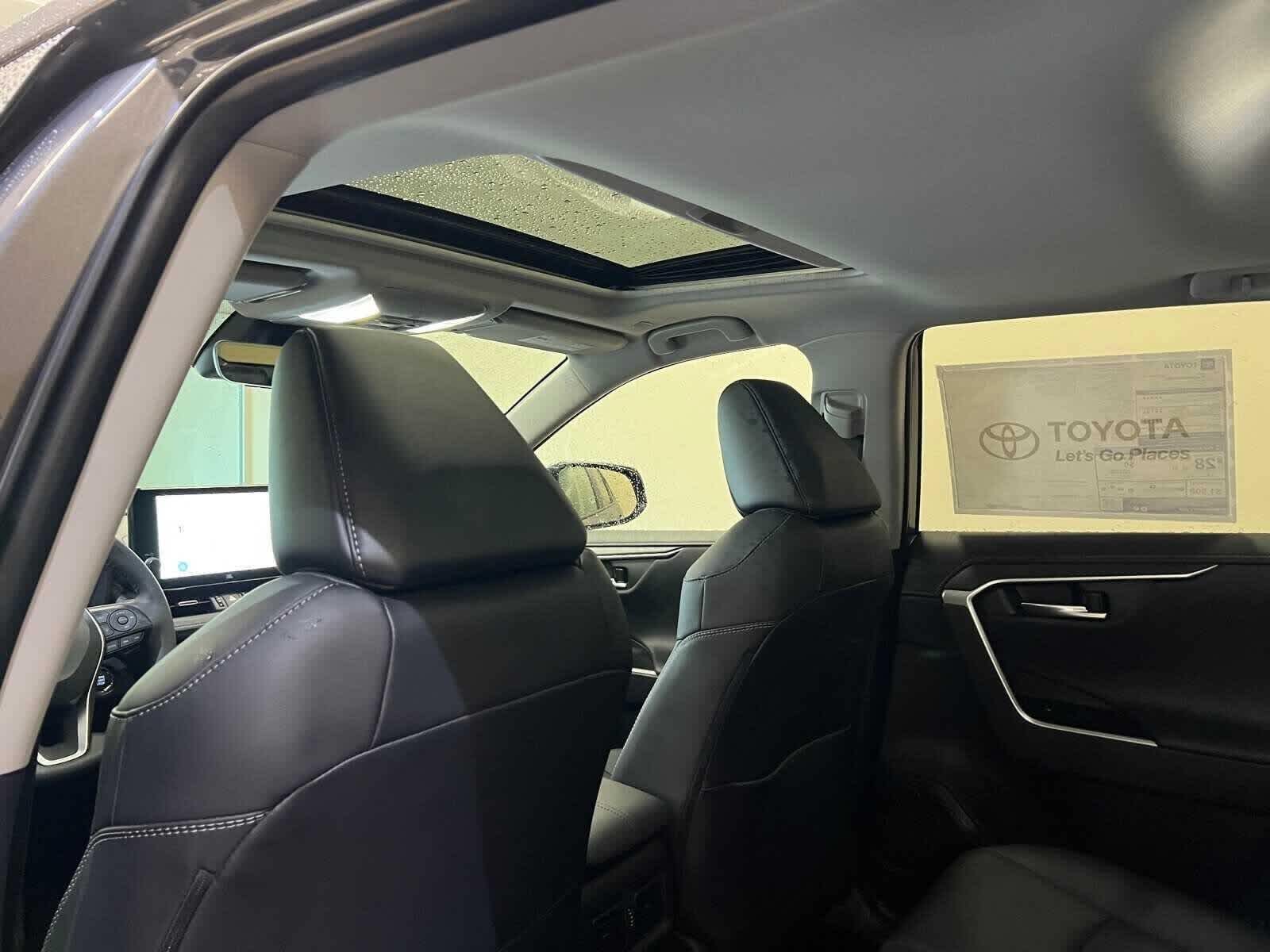 Thumbnail: 2025 Toyota RAV4 - 12