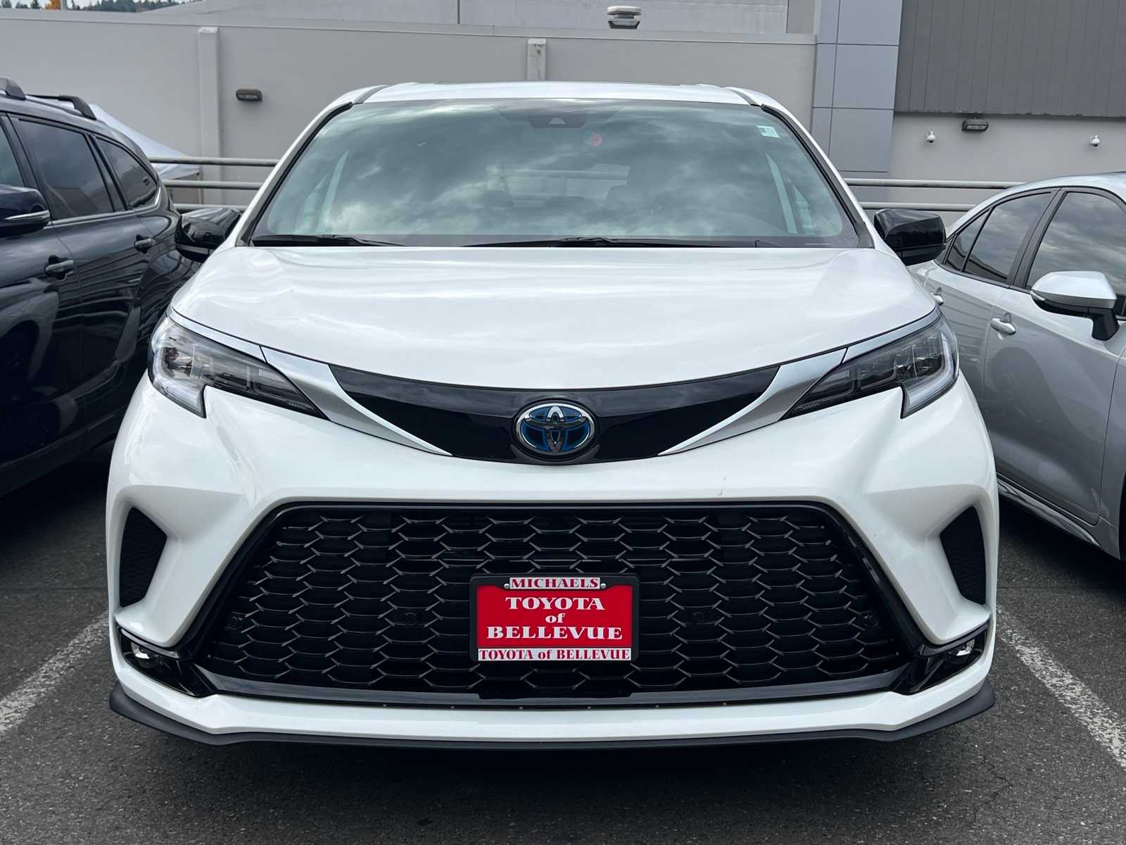 Thumbnail: 2024 Toyota Sienna - 2
