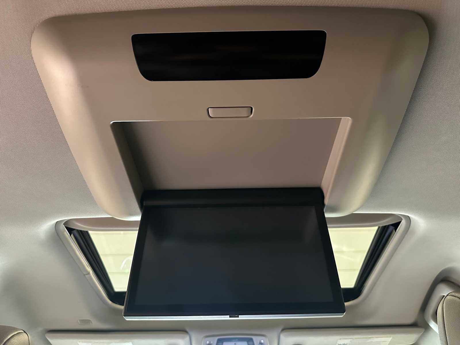 Thumbnail: 2021 Toyota Sienna - 11