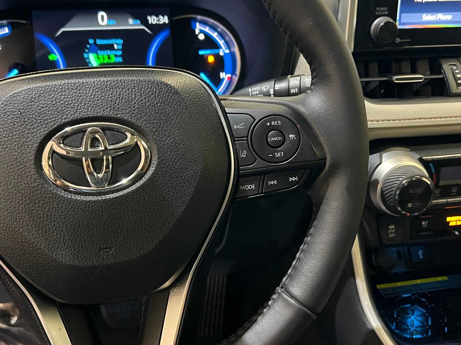 Thumbnail: 2020 Toyota RAV4 - 21