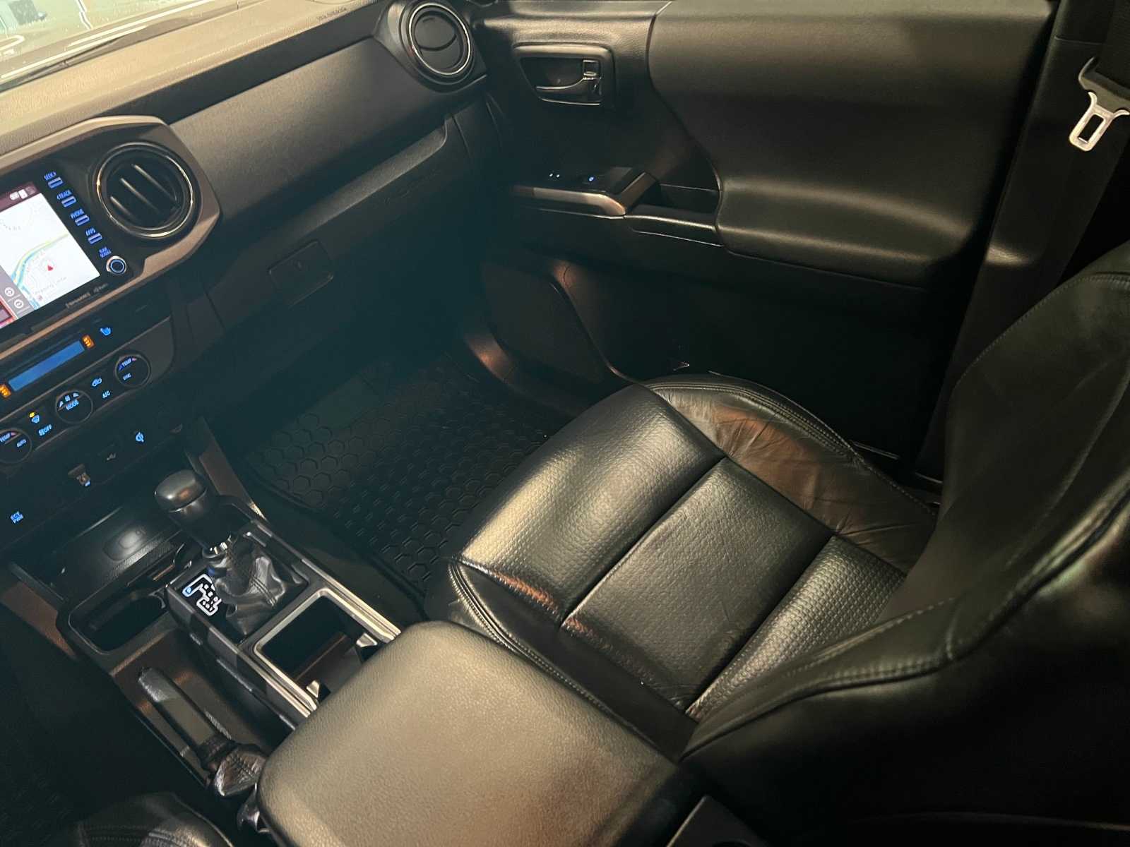 Thumbnail: 2020 Toyota Tacoma - 11