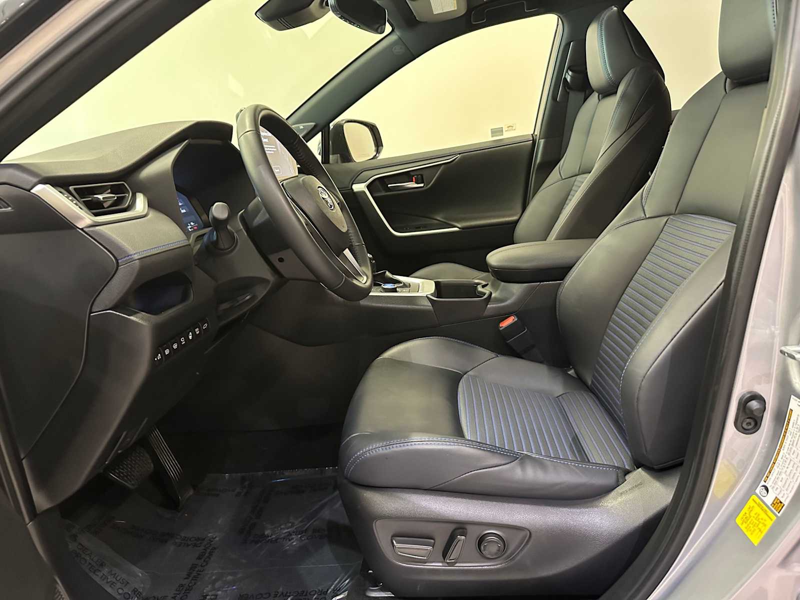 Thumbnail: 2024 Toyota RAV4 - 22