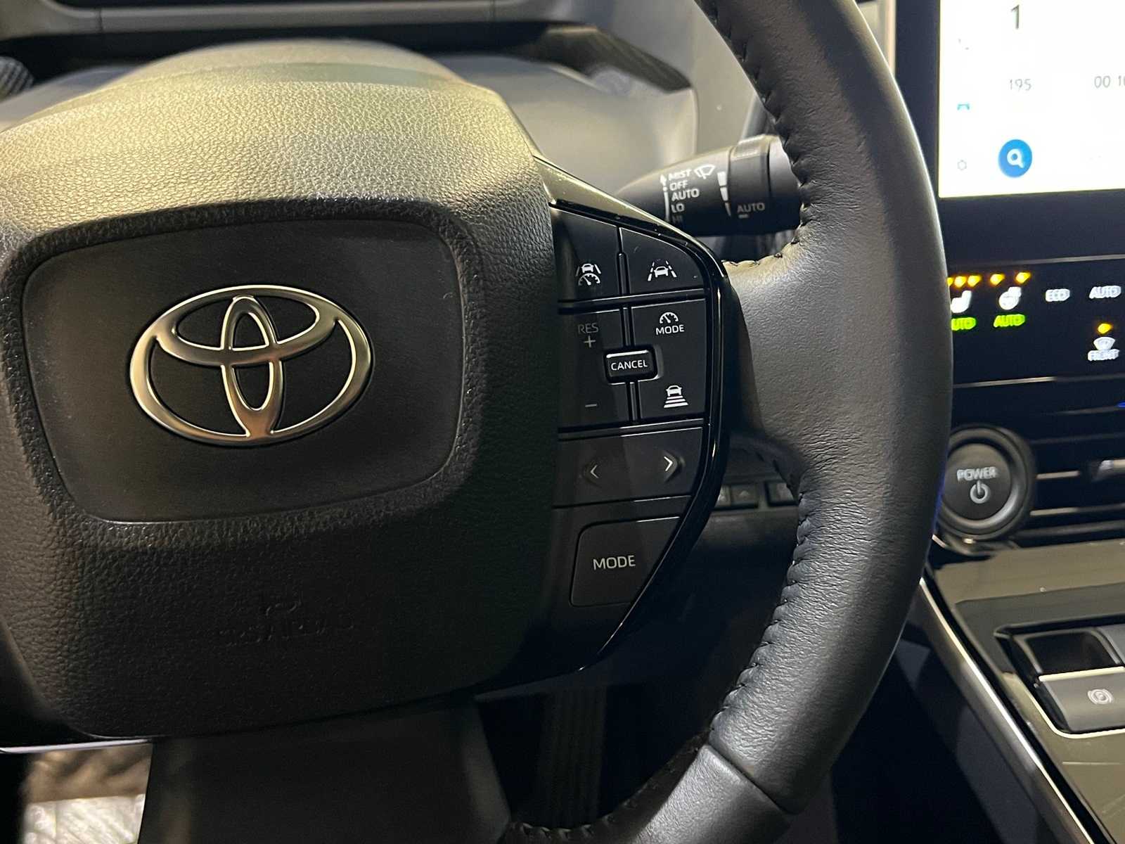 Thumbnail: 2024 Toyota bZ4X - 21