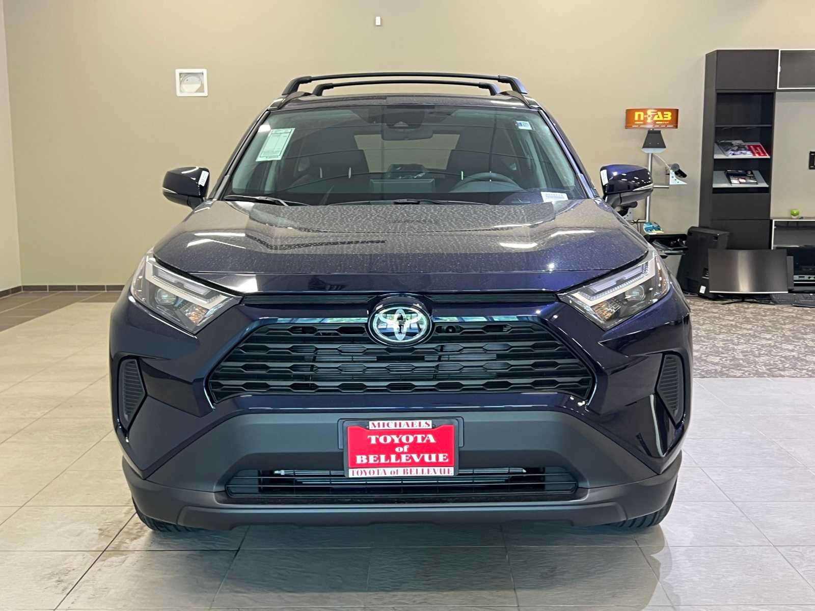 Thumbnail: 2025 Toyota RAV4 - 8