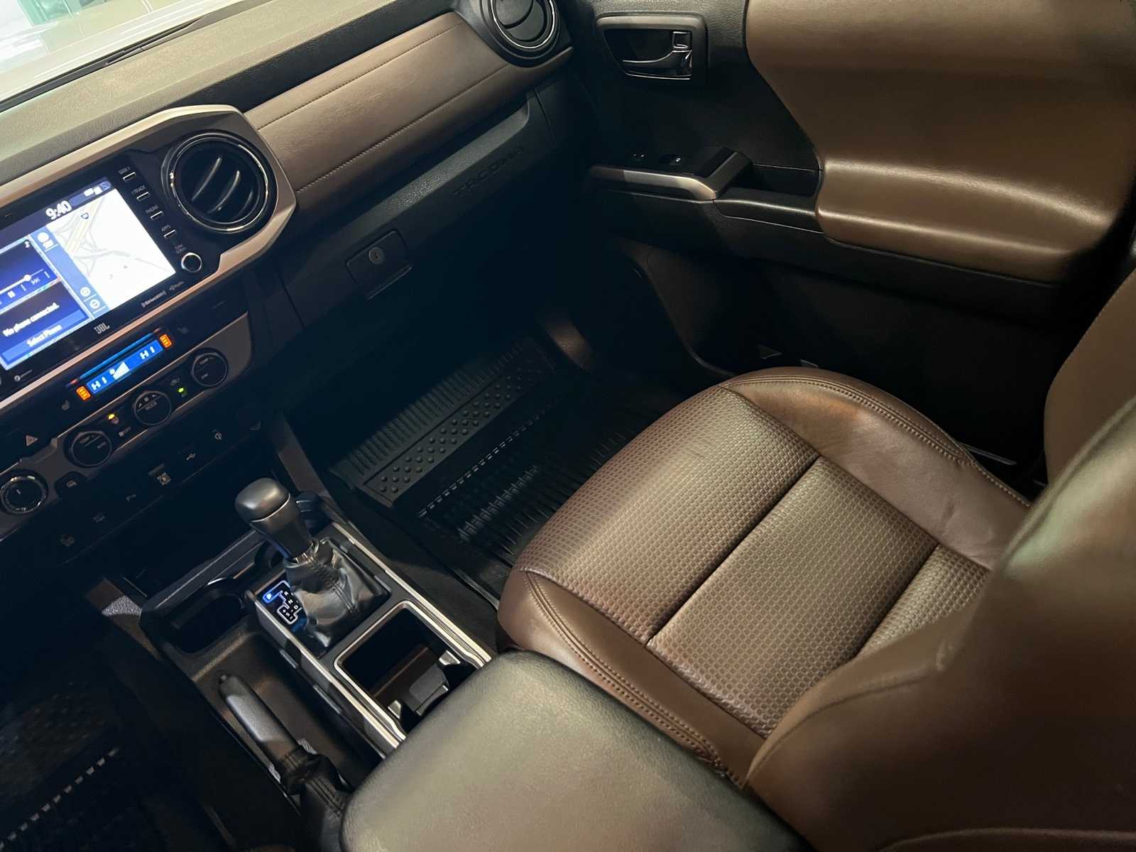 Thumbnail: 2022 Toyota Tacoma - 11