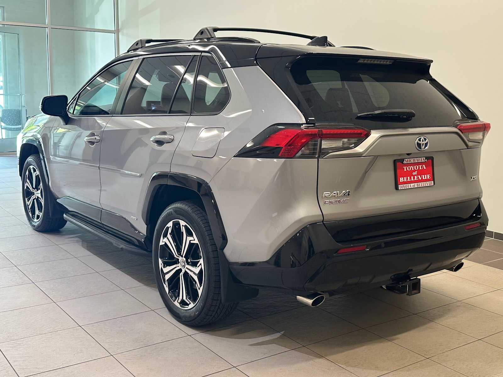 Thumbnail: 2021 Toyota RAV4 - 4