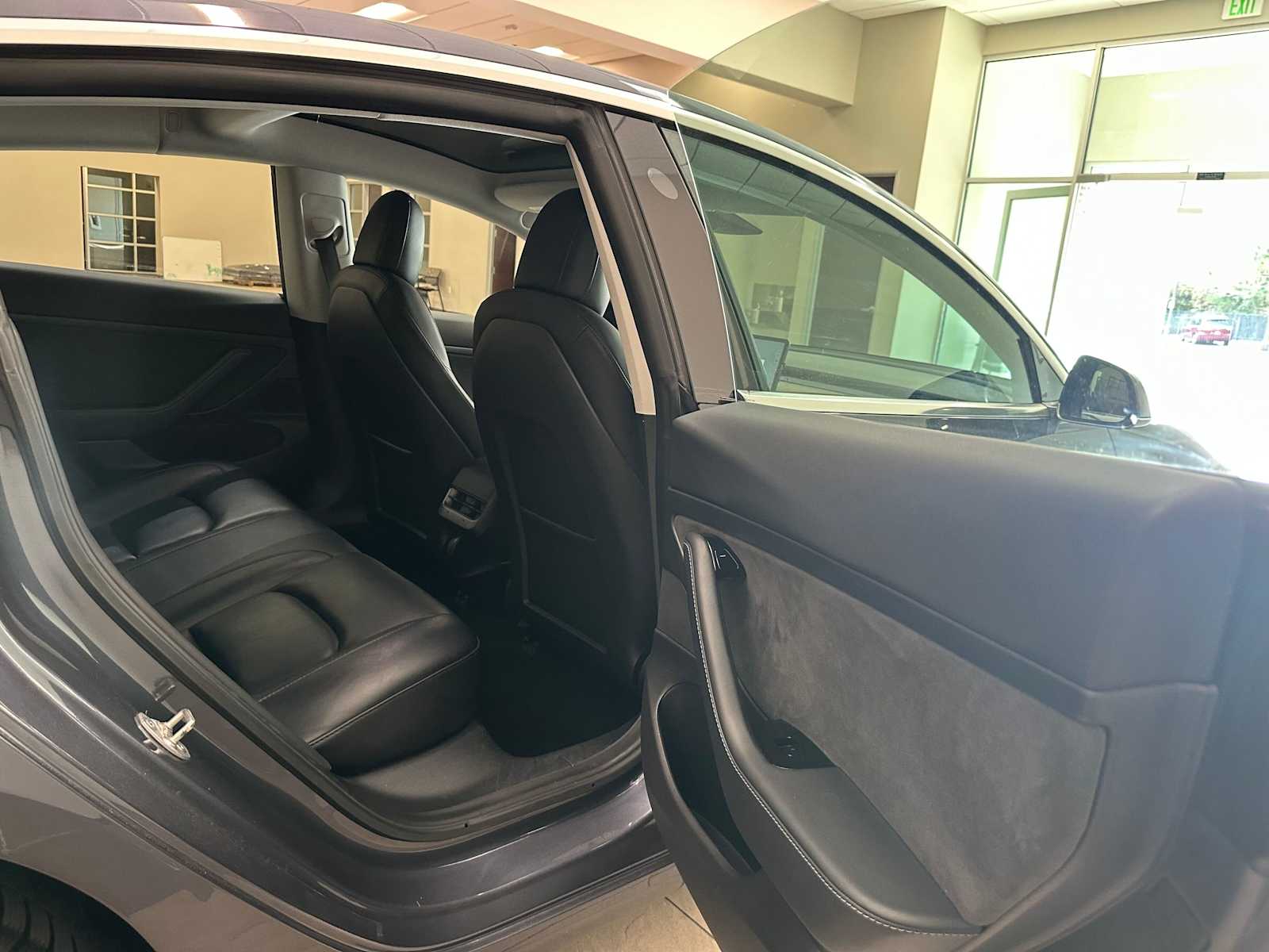 Thumbnail: 2020 Tesla Model 3 - 28