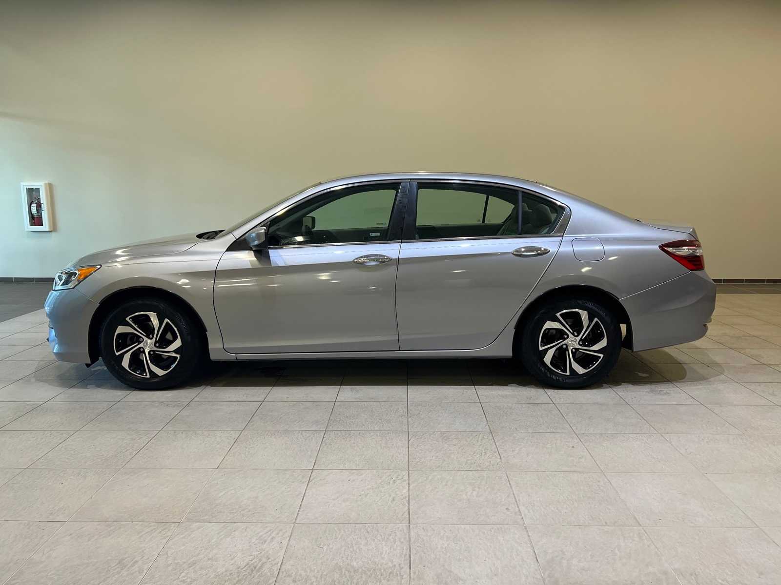 Thumbnail: 2017 Honda Accord - 3