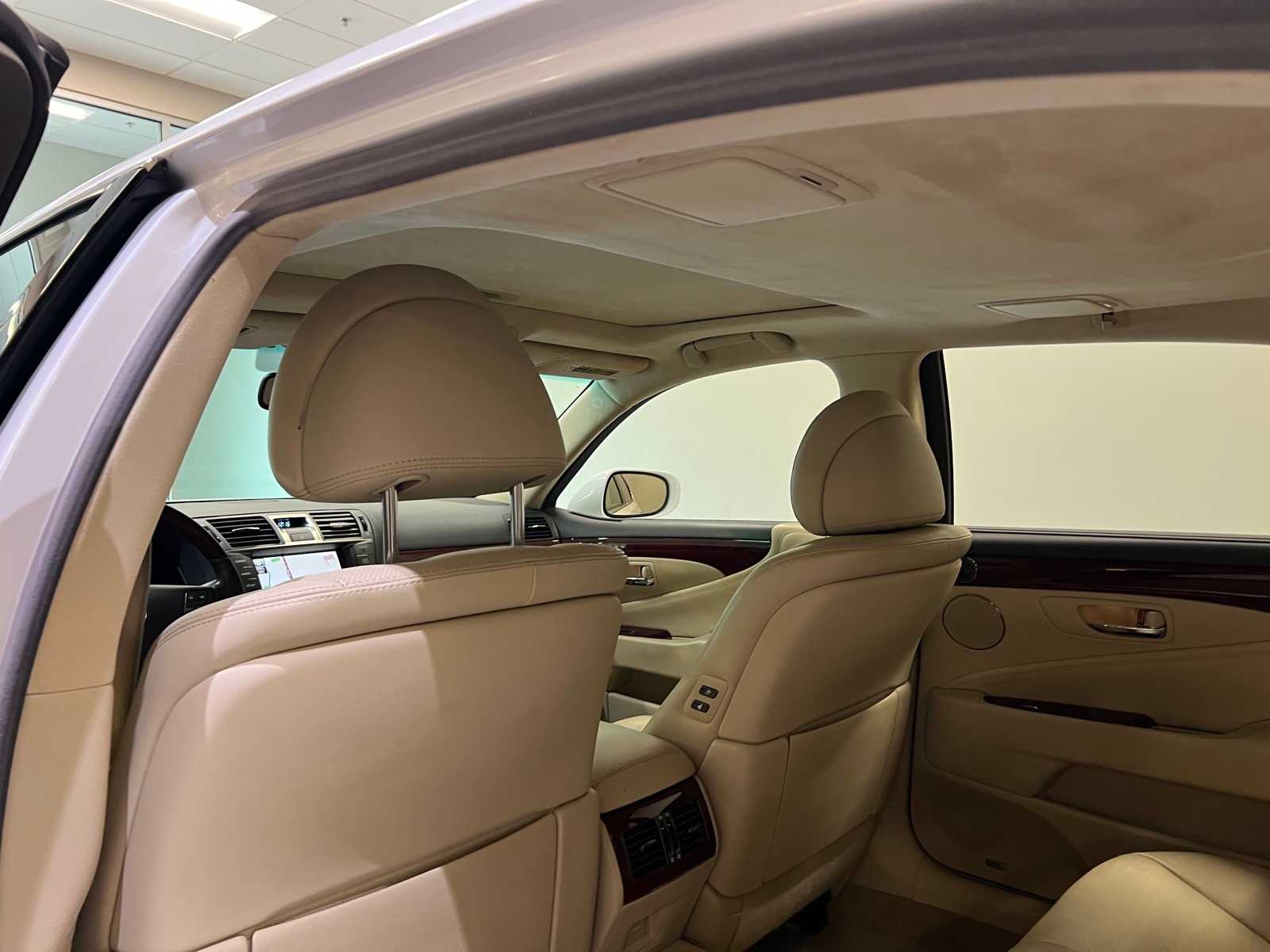 Thumbnail: 2010 Lexus LS - 12