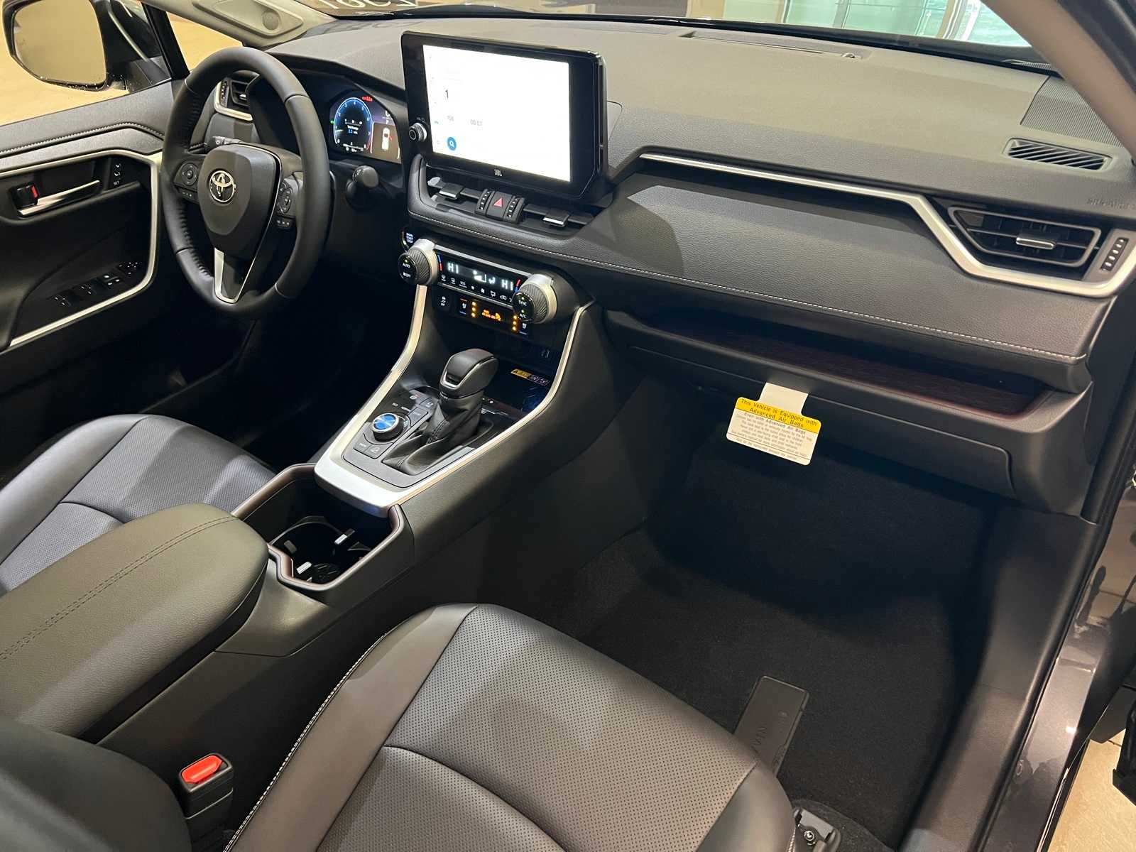 Thumbnail: 2025 Toyota RAV4 - 15