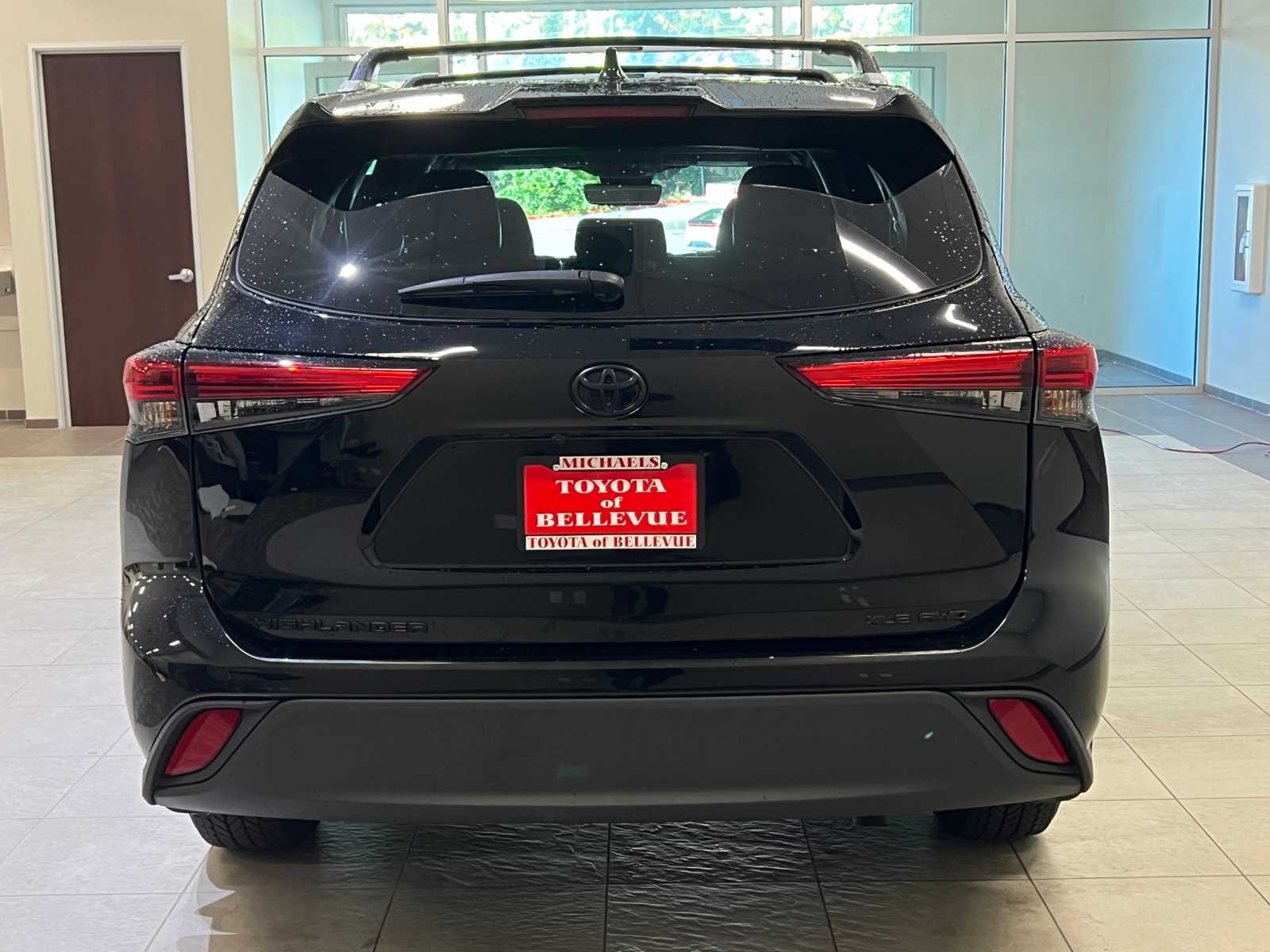 Thumbnail: 2022 Toyota Highlander - 5