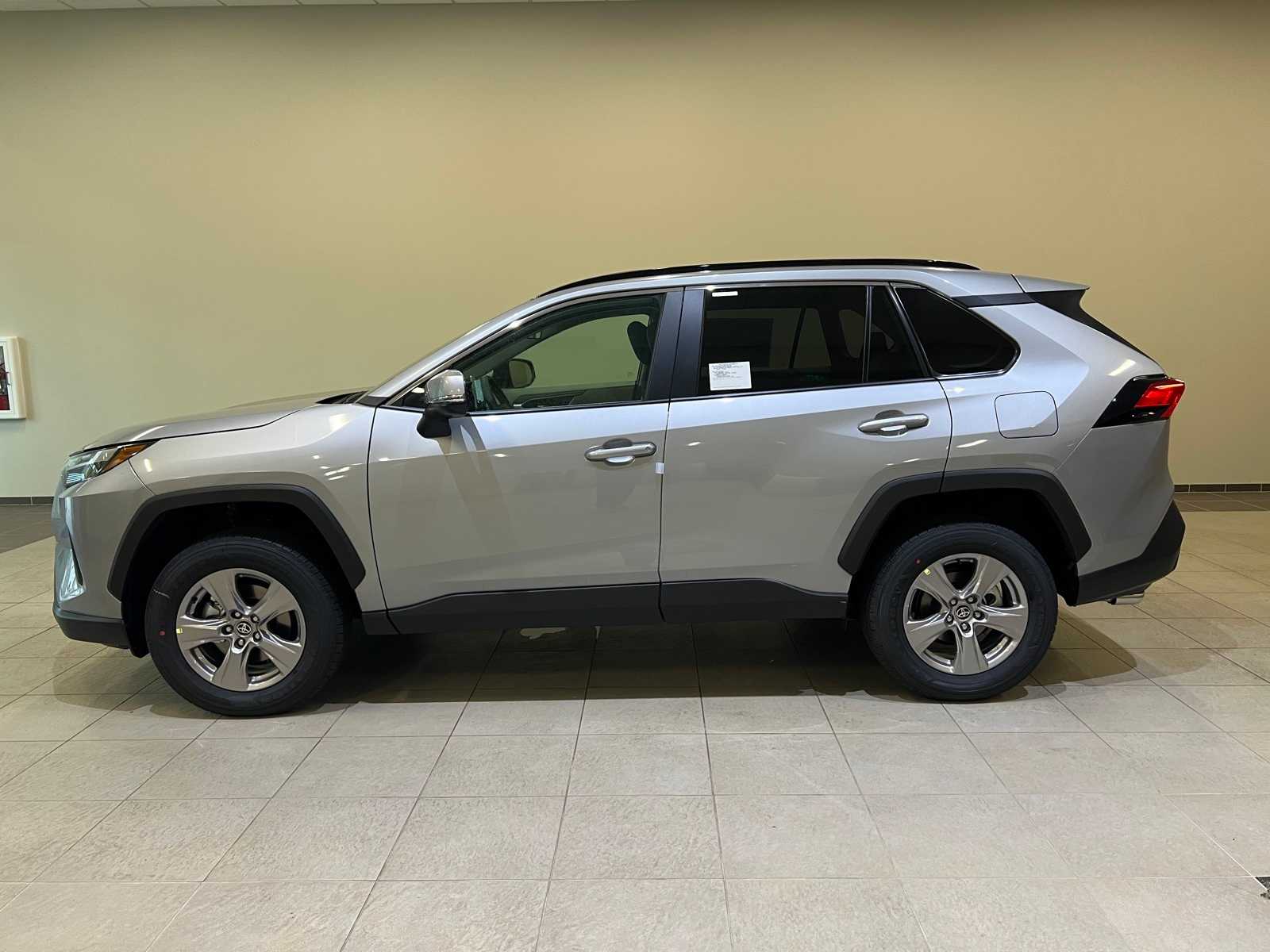 Thumbnail: 2025 Toyota RAV4 - 3