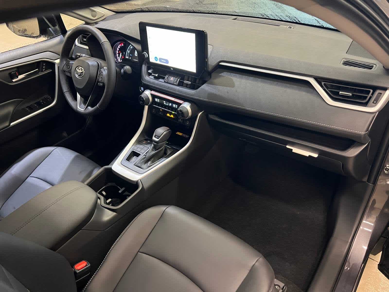 Thumbnail: 2025 Toyota RAV4 - 15