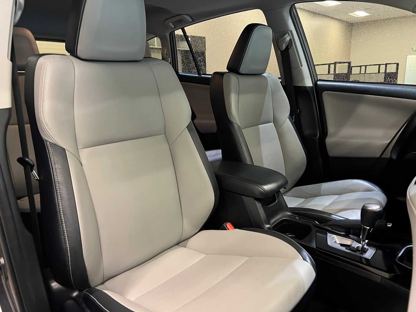 Thumbnail: 2017 Toyota RAV4 - 14