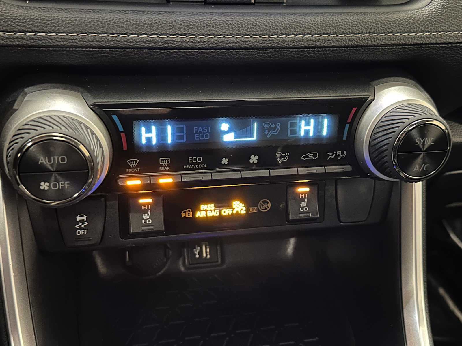 Thumbnail: 2025 Toyota RAV4 - 15