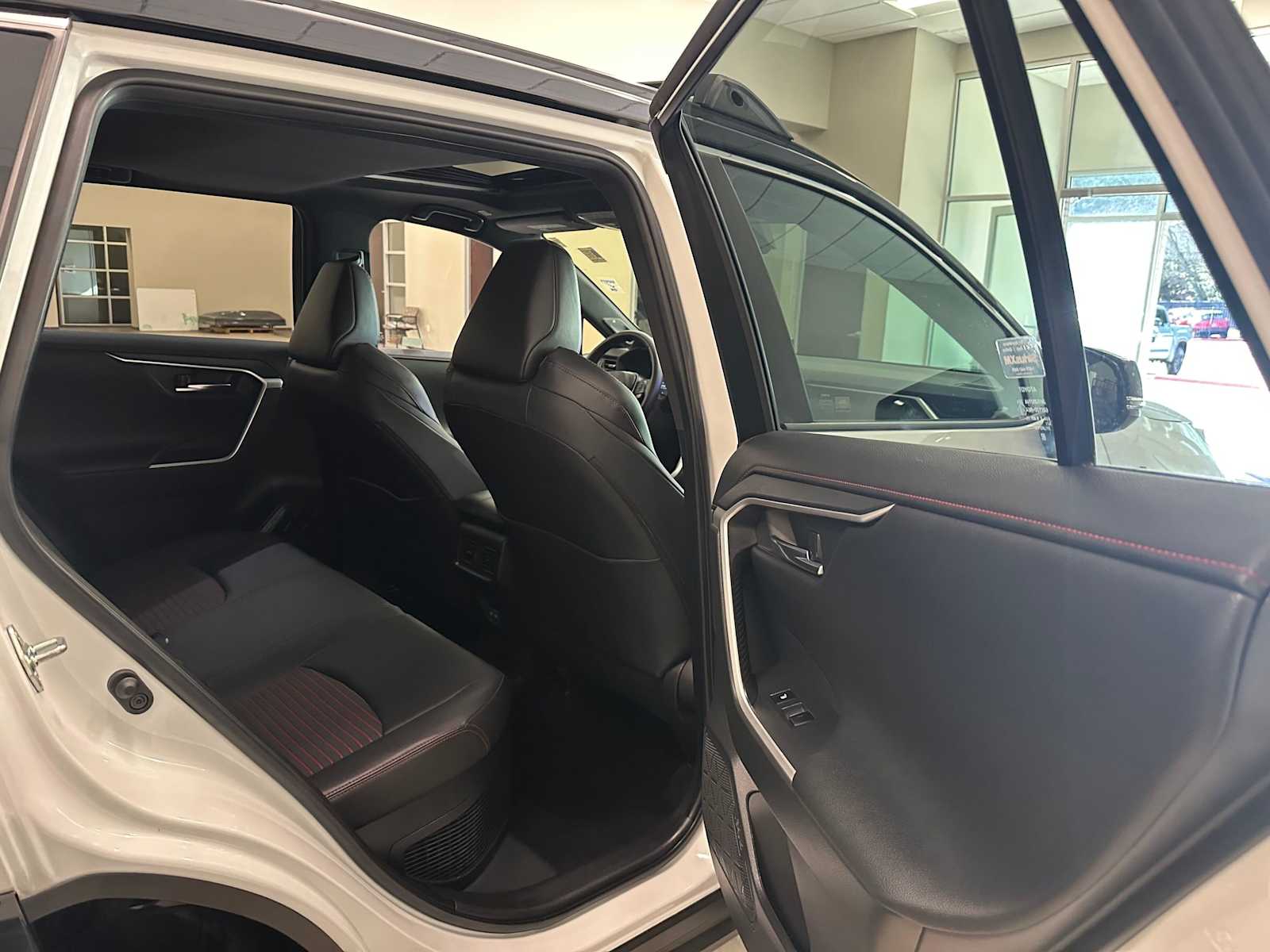 Thumbnail: 2024 Toyota RAV4 - 25