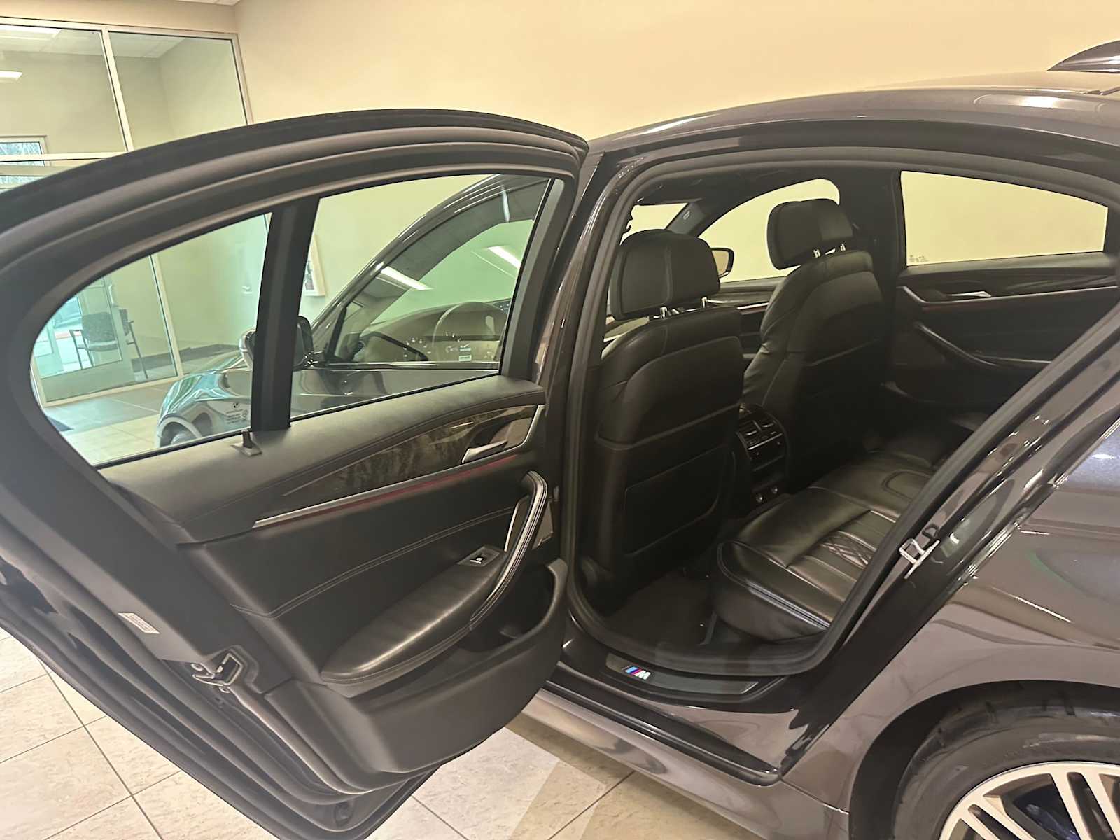 Thumbnail: 2018 BMW 5 Series - 25