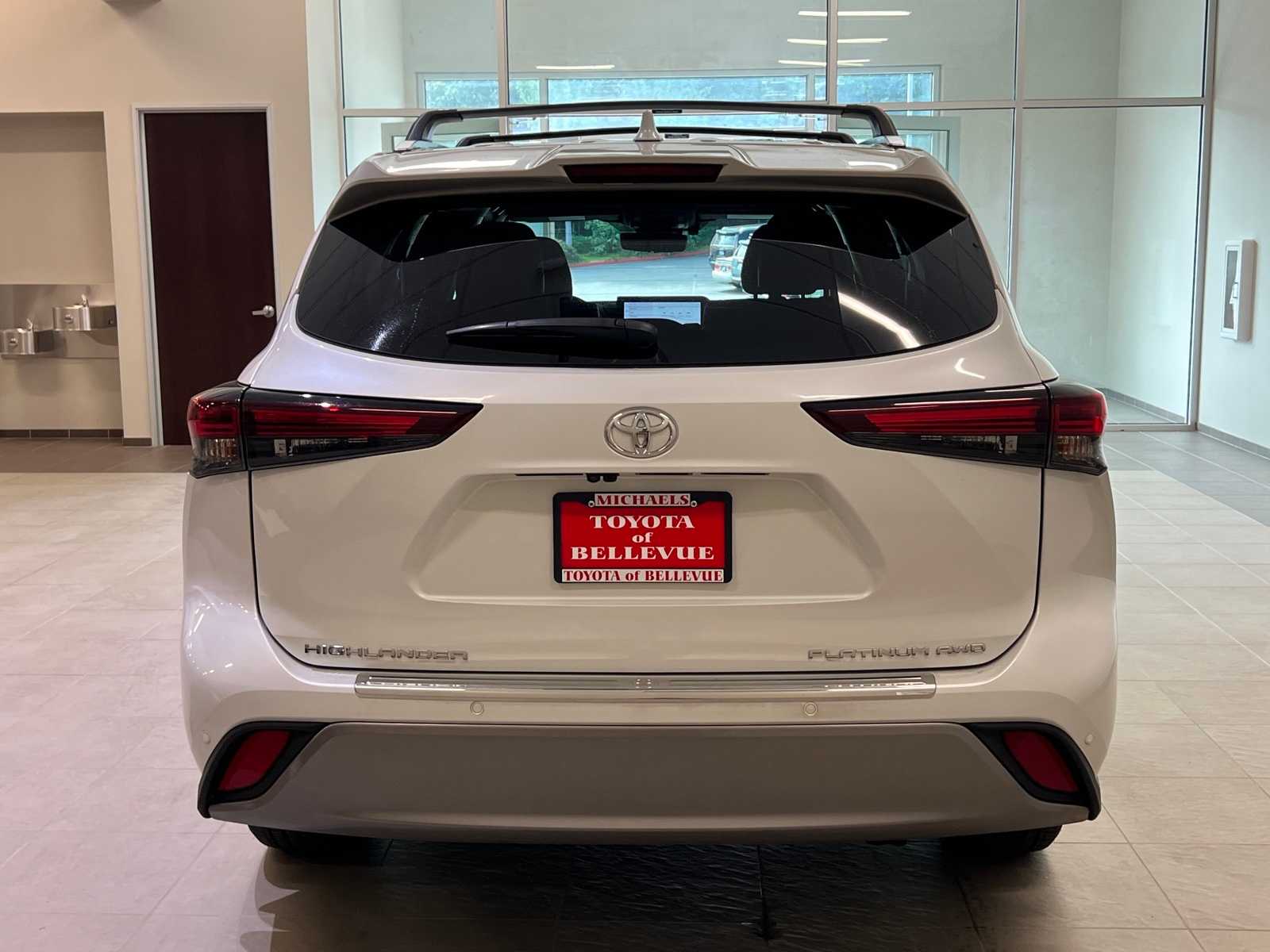 Thumbnail: 2024 Toyota Highlander - 5
