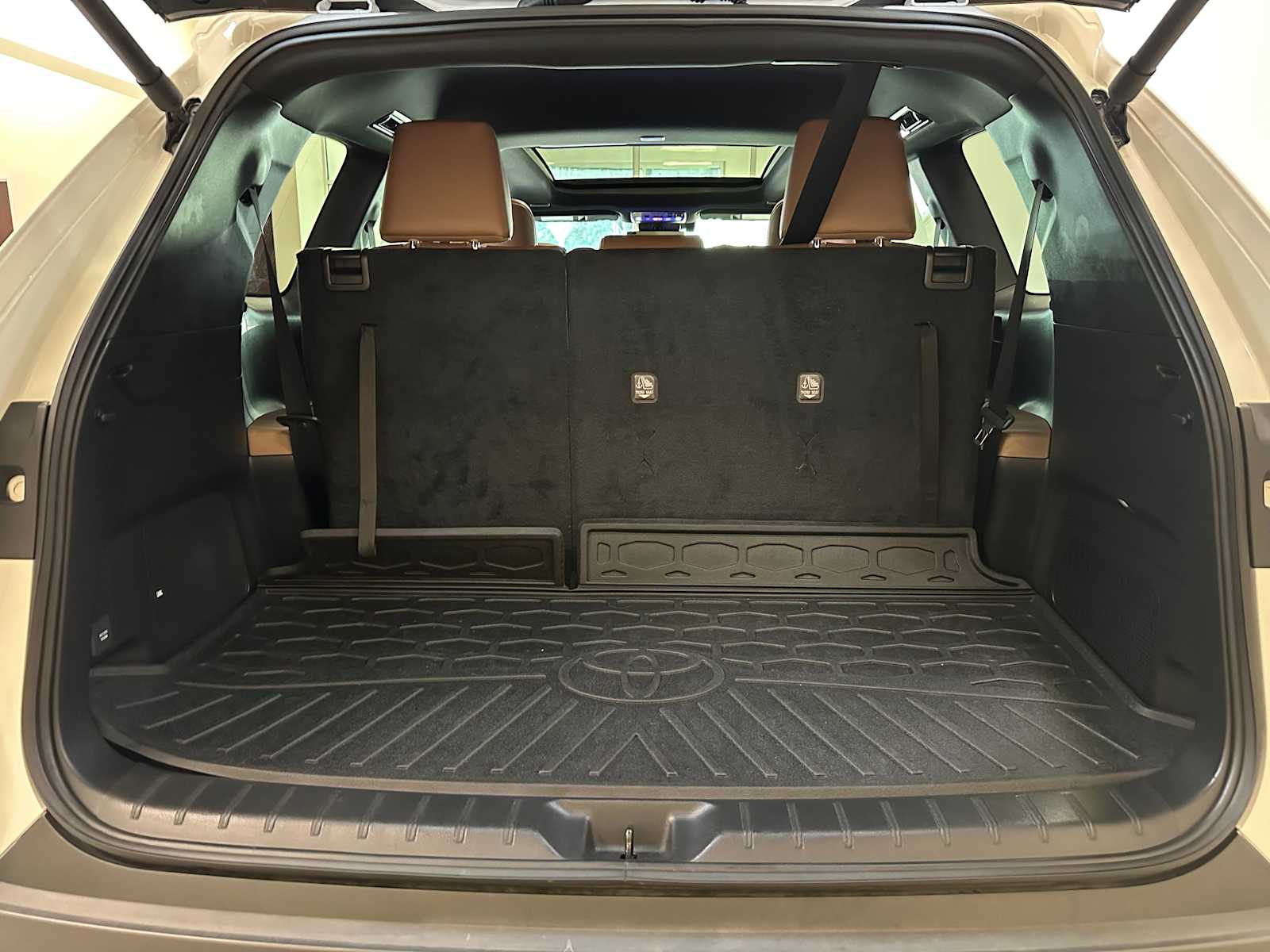 Thumbnail: 2024 Toyota Grand Highlander - 31