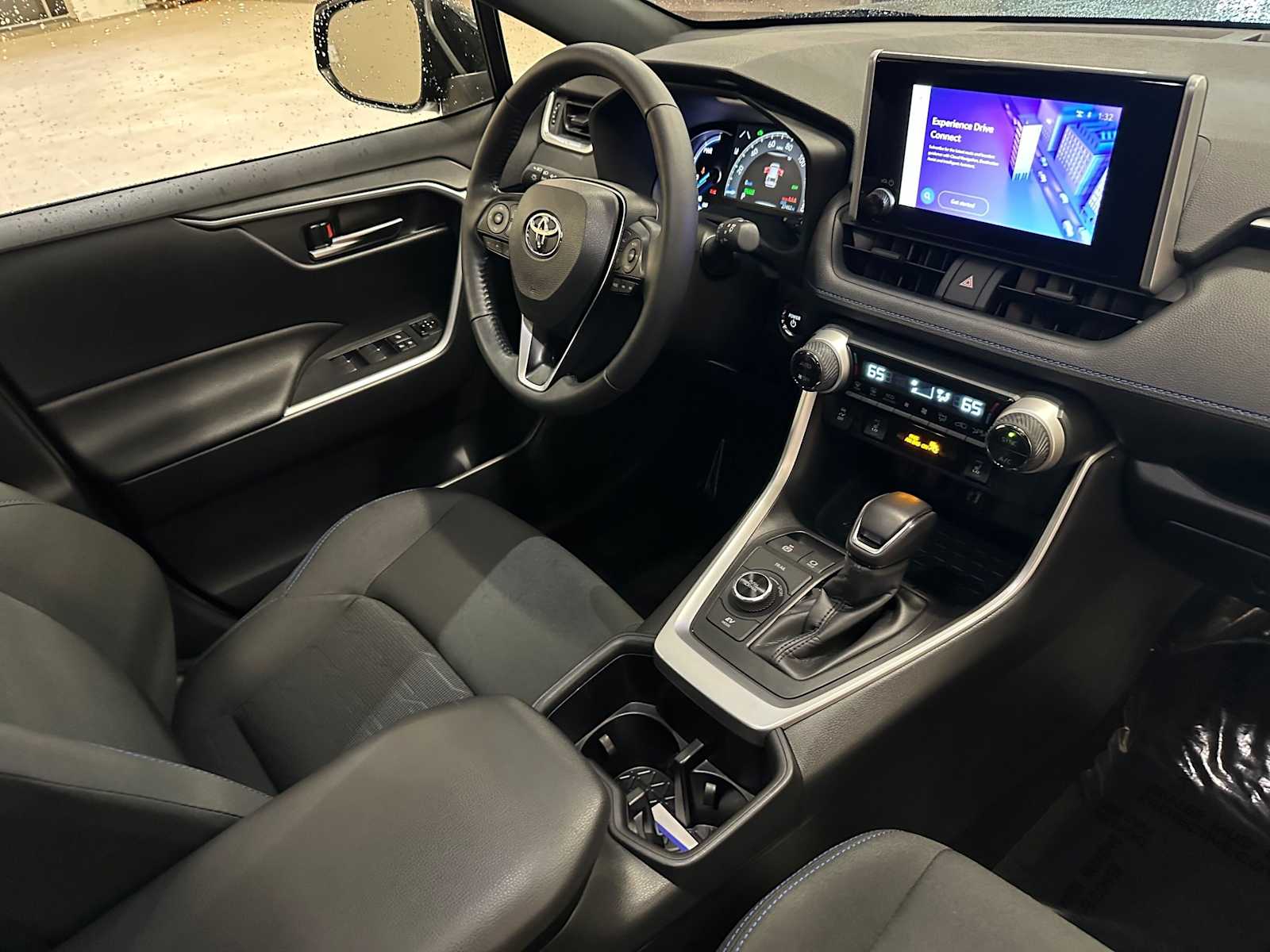 Thumbnail: 2025 Toyota RAV4 - 30