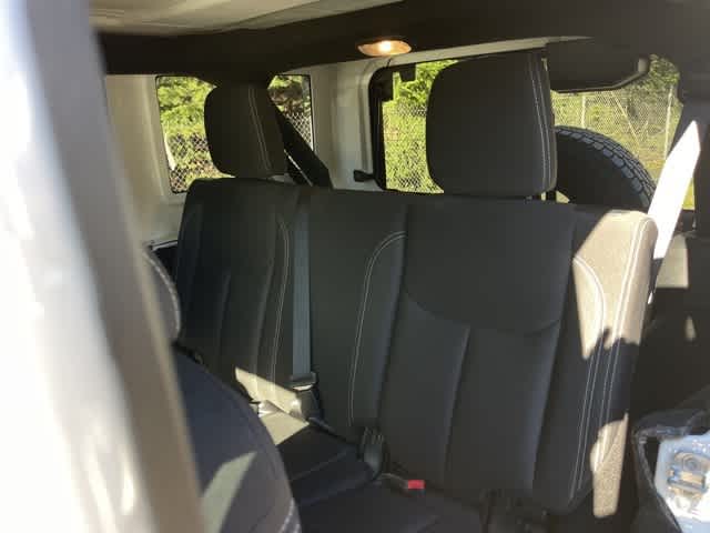 Thumbnail: 2017 Jeep Wrangler - 13