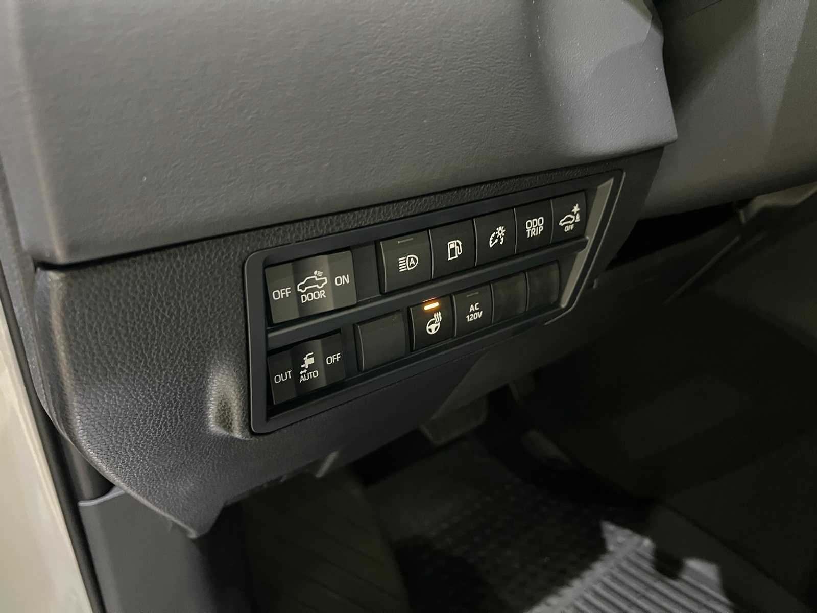 Thumbnail: 2025 Toyota Tundra - 16