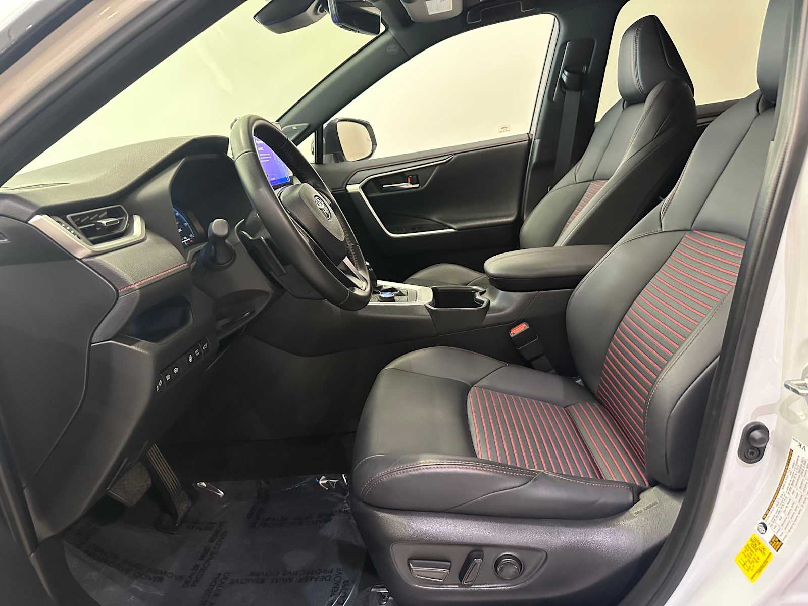 Thumbnail: 2024 Toyota RAV4 - 20