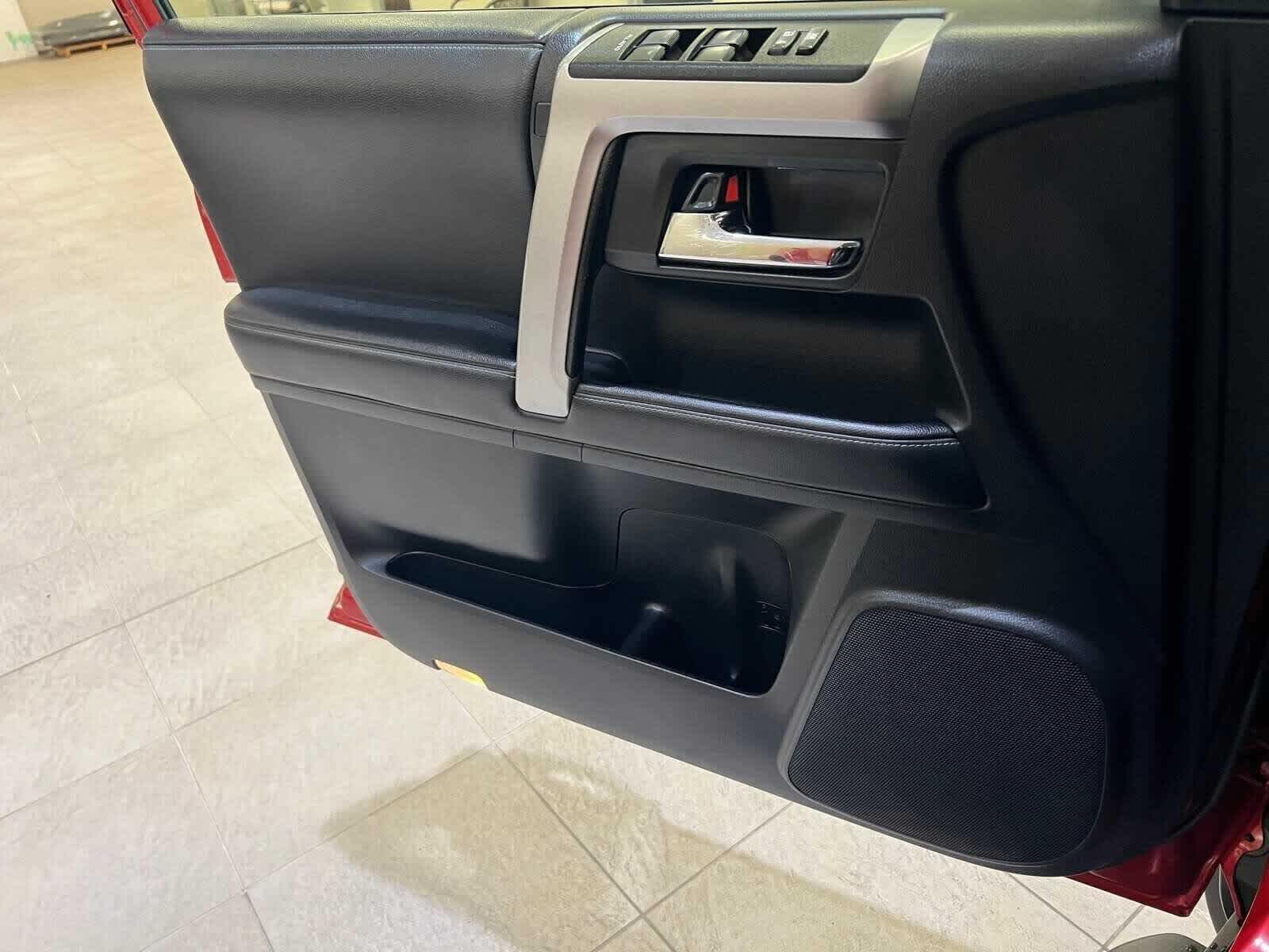 Thumbnail: 2021 Toyota 4Runner - 15