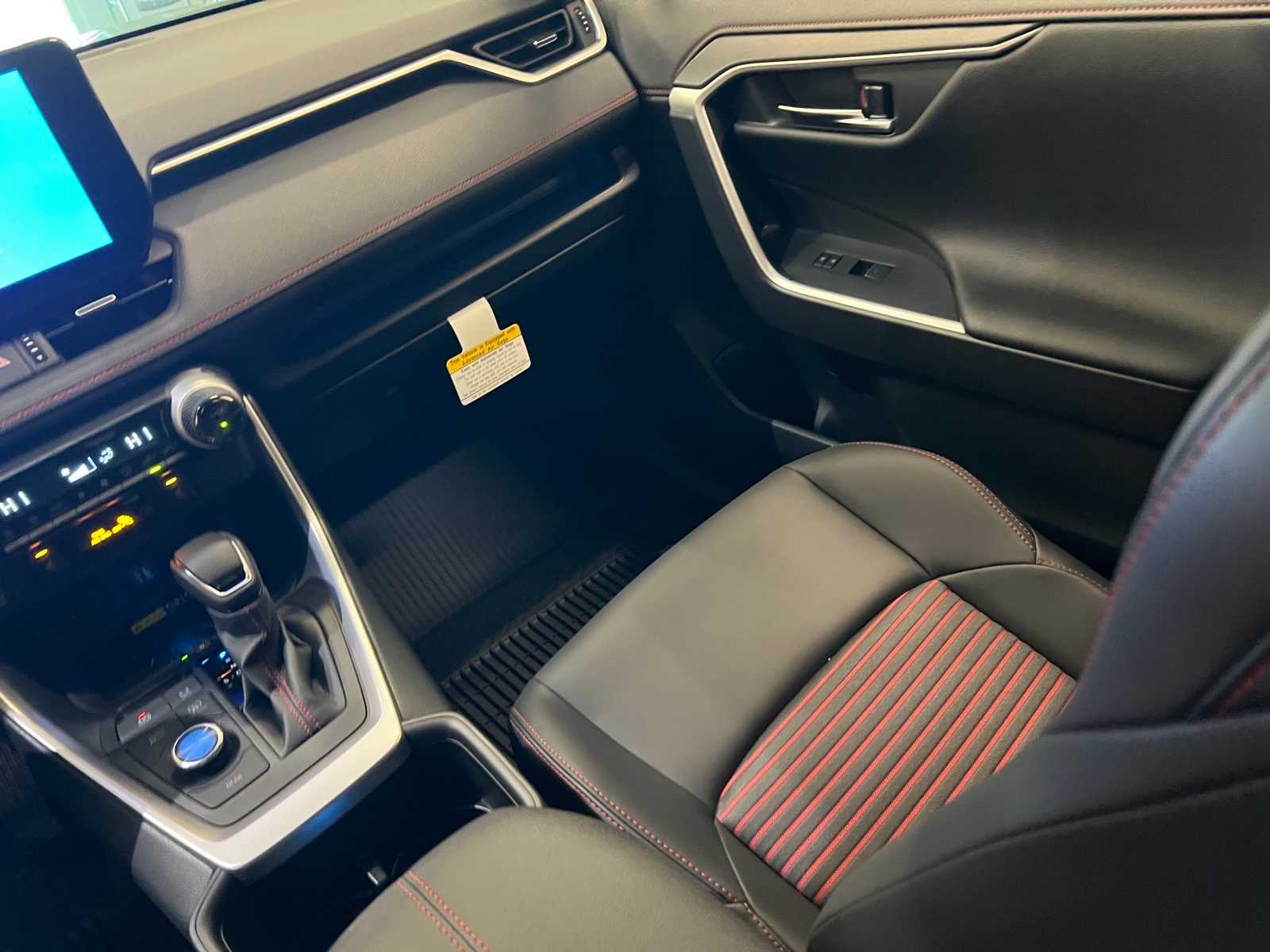 Thumbnail: 2025 Toyota RAV4 - 11