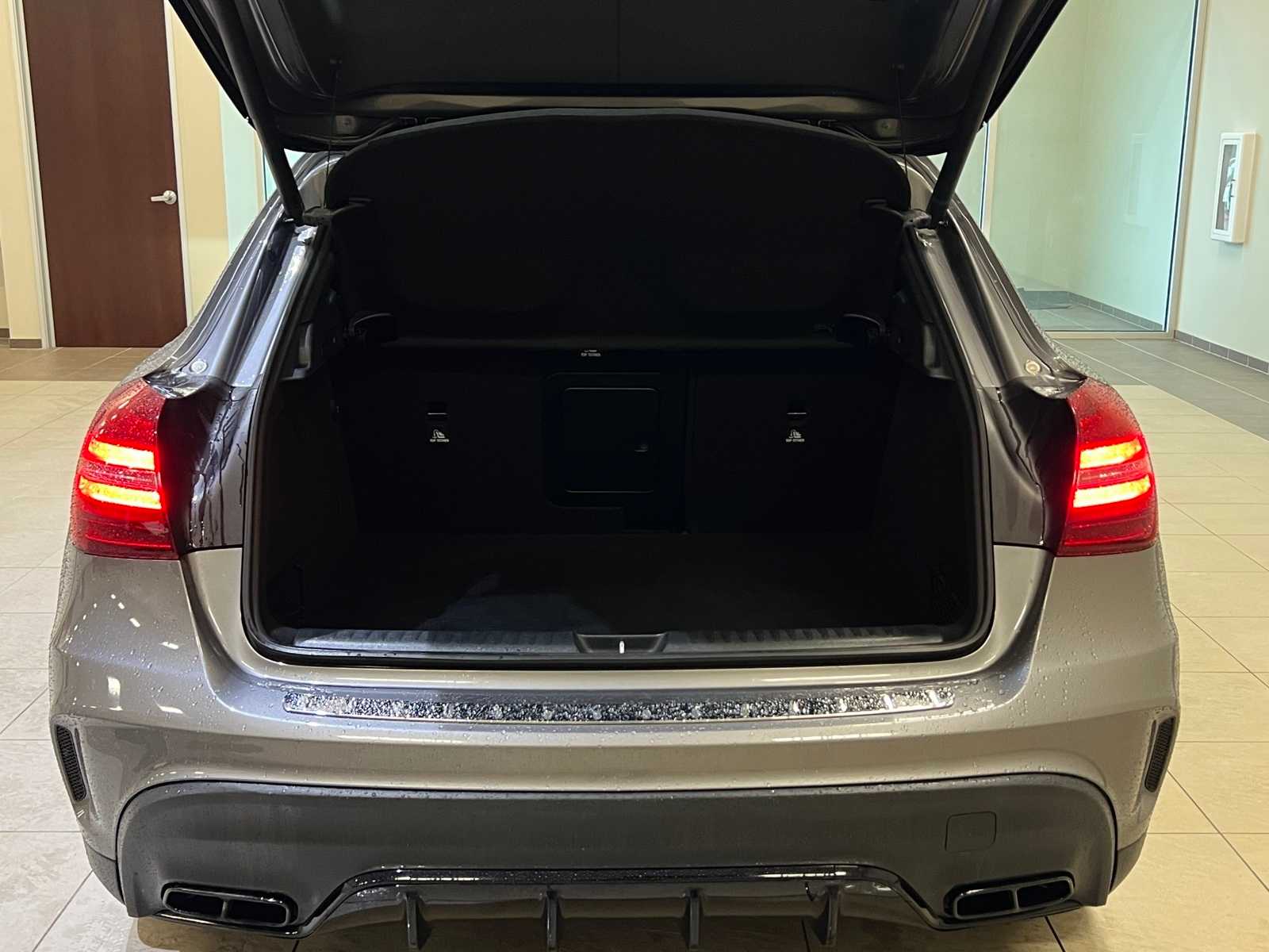 Thumbnail: 2018 Mercedes-Benz GLA - 28